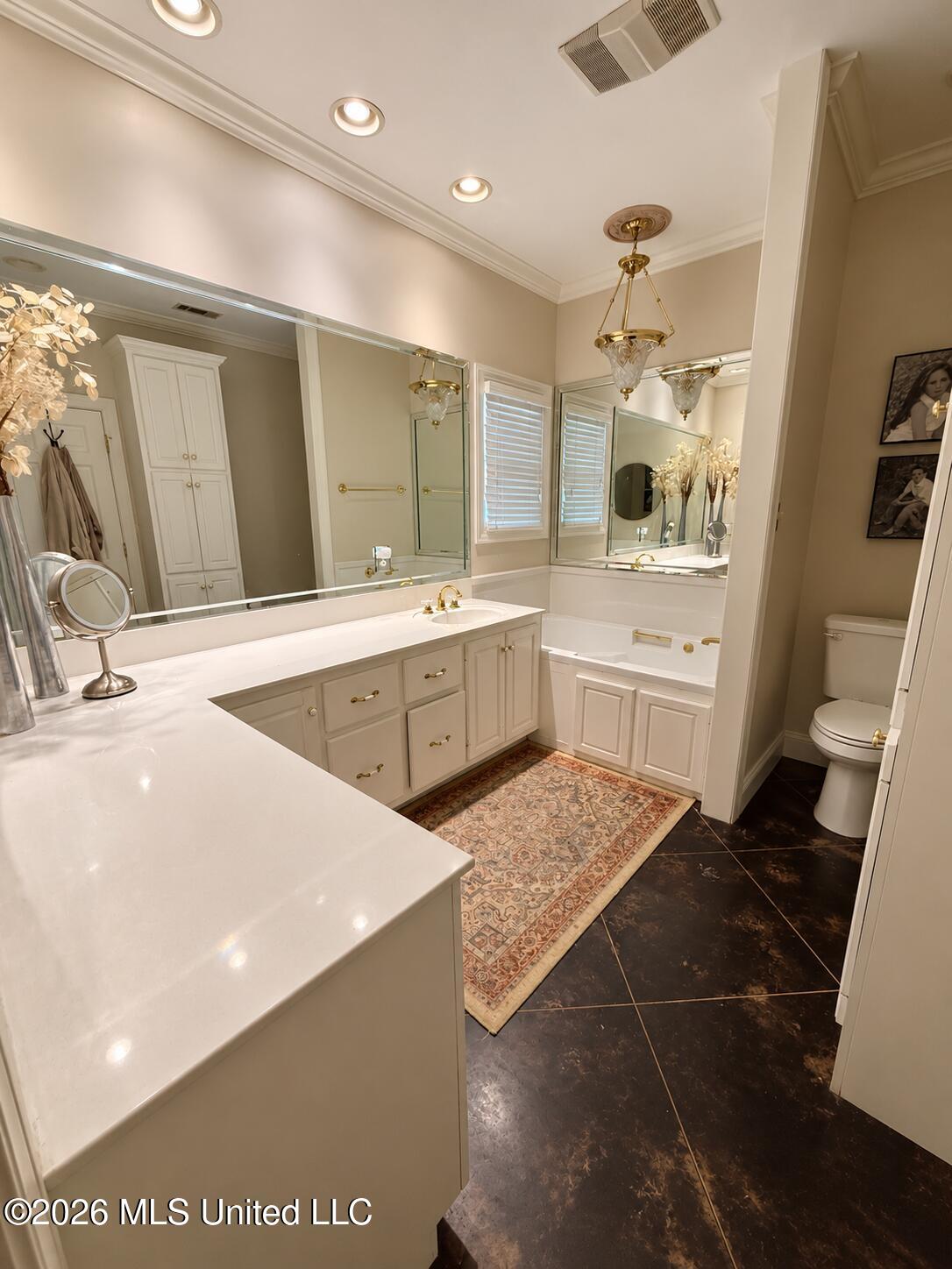 1006 River Birch Cove
