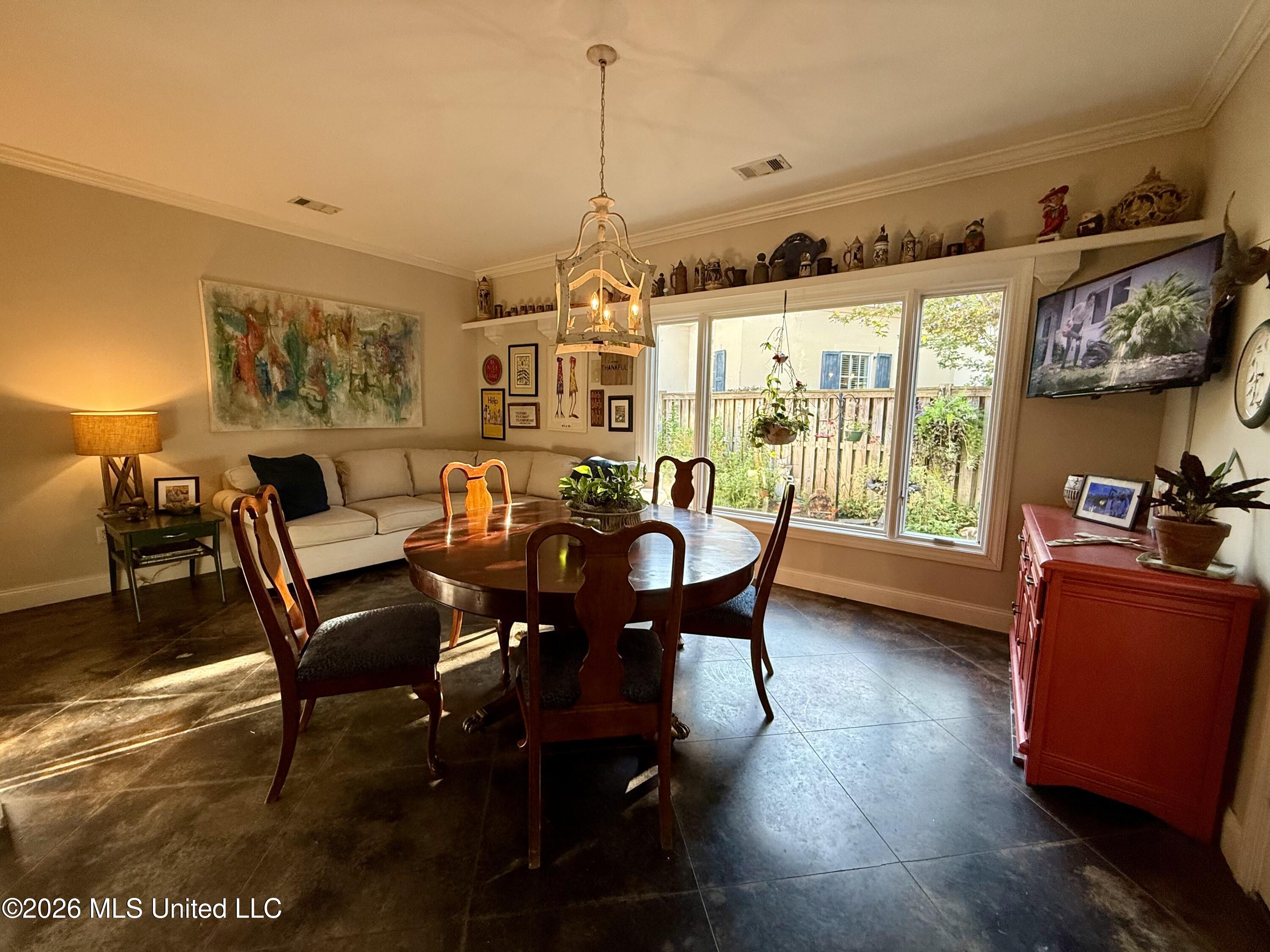1006 River Birch Cove