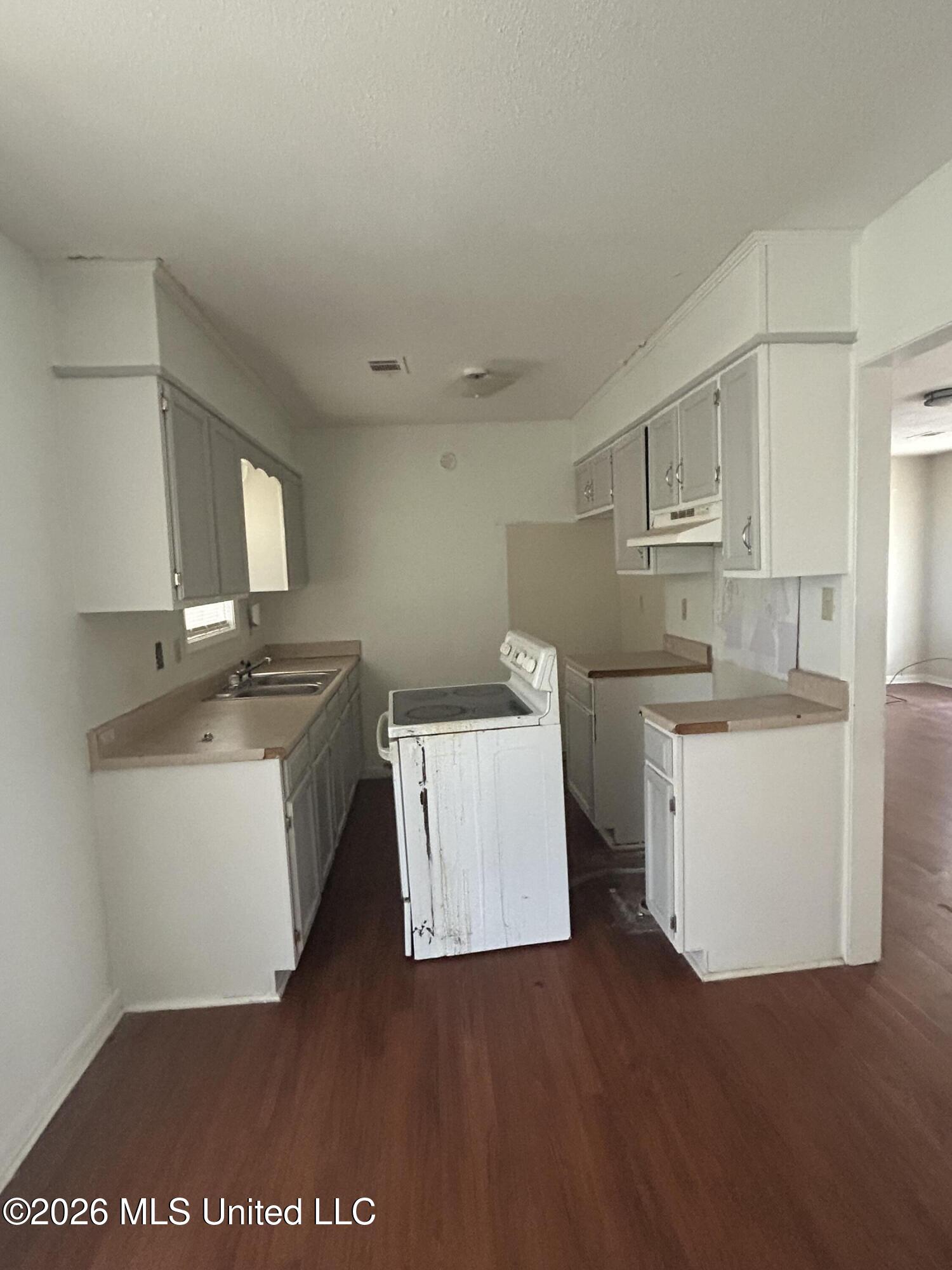 2615 Kay White Circle