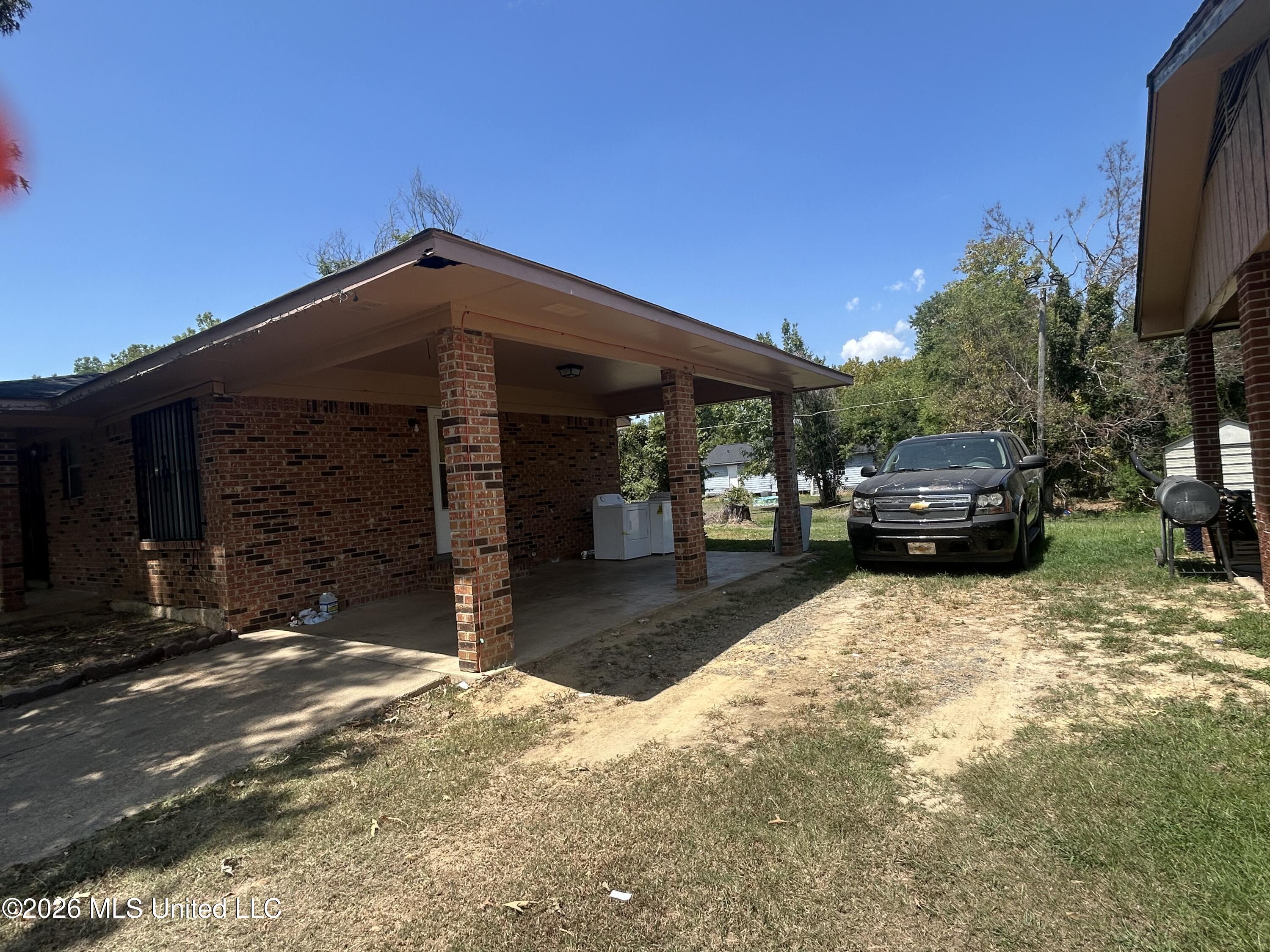 2615 Kay White Circle