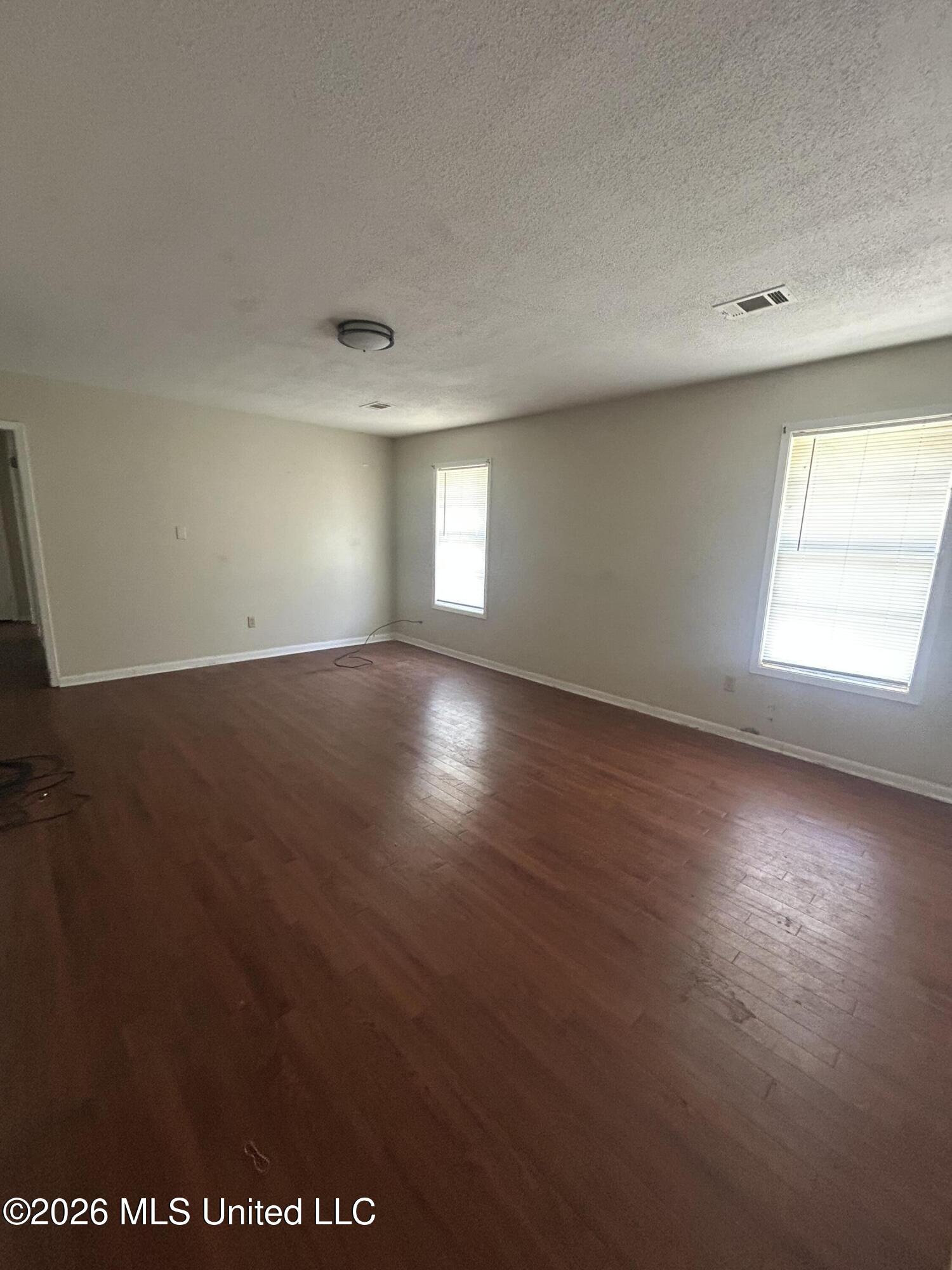 2615 Kay White Circle