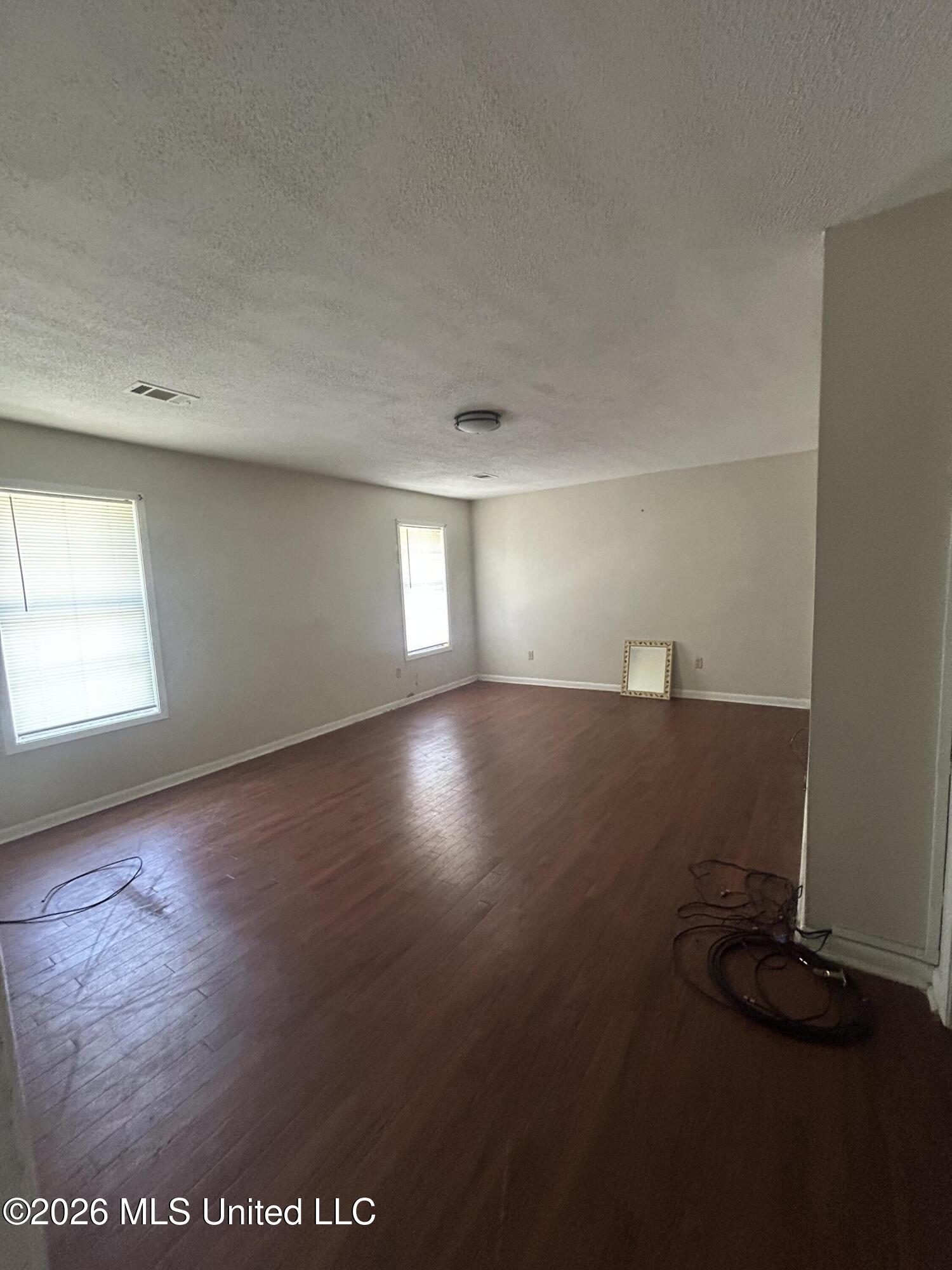 2615 Kay White Circle