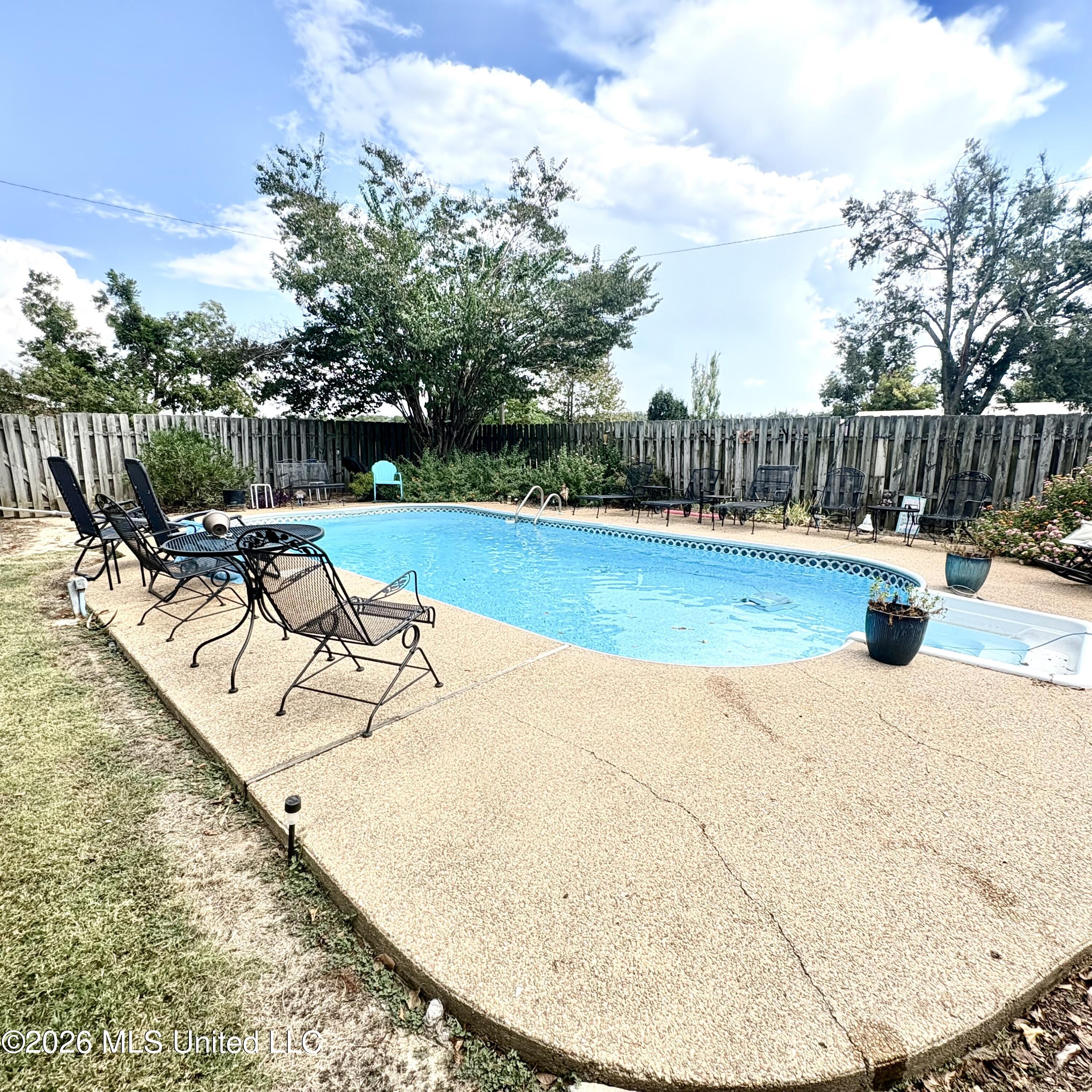 502 Kelli Avenue