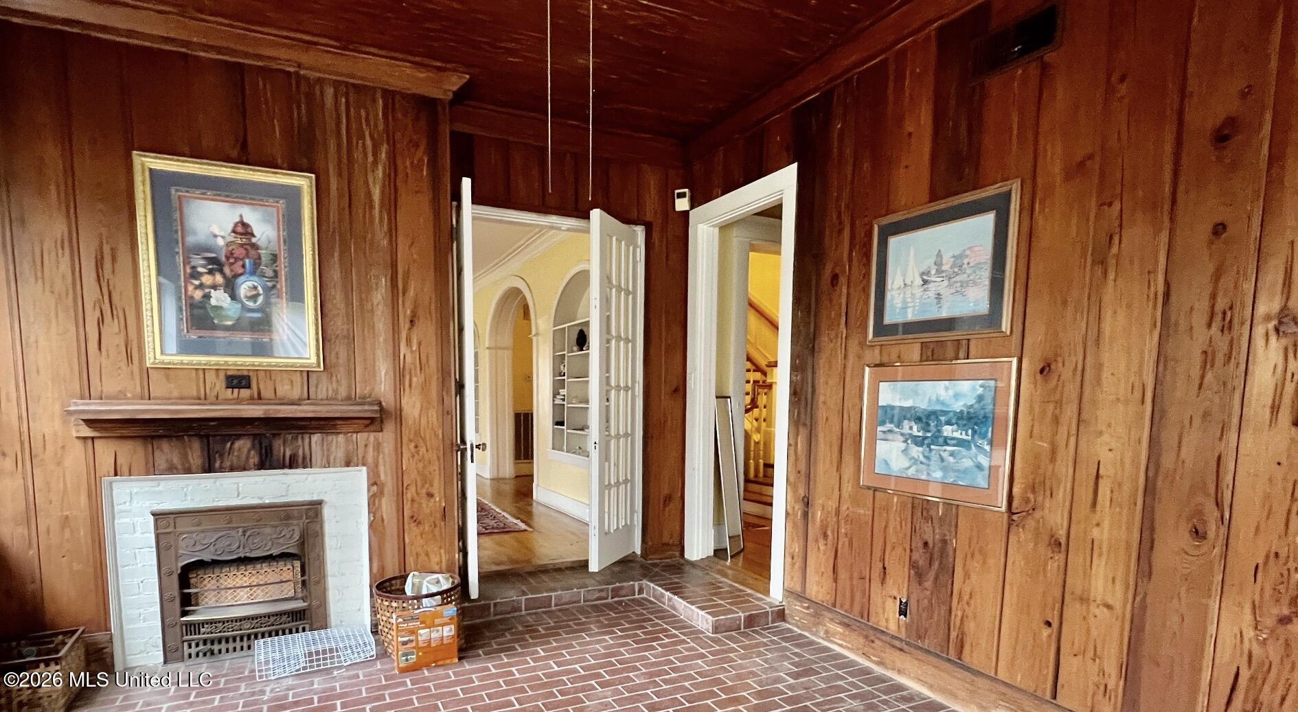 1211 River Road