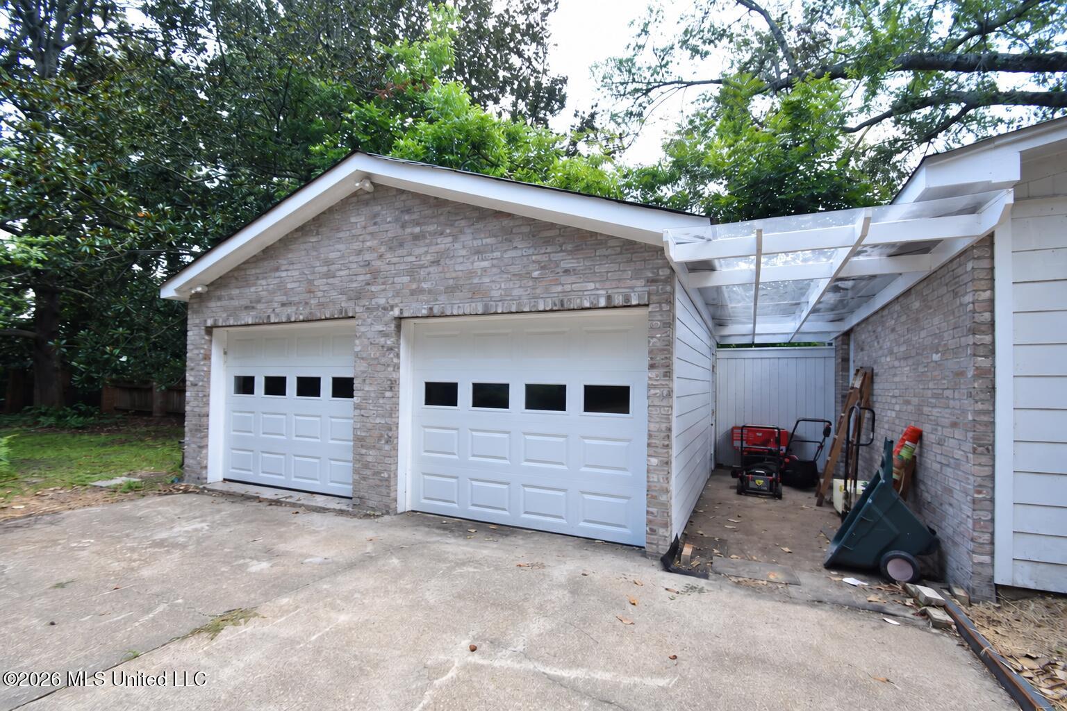 1211 River Road