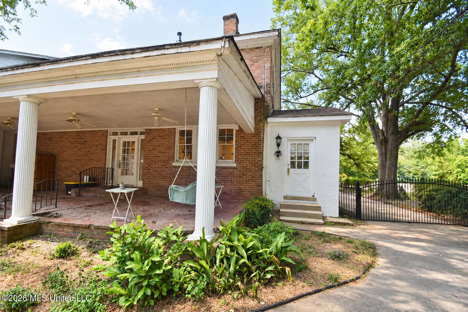 1211 River Road