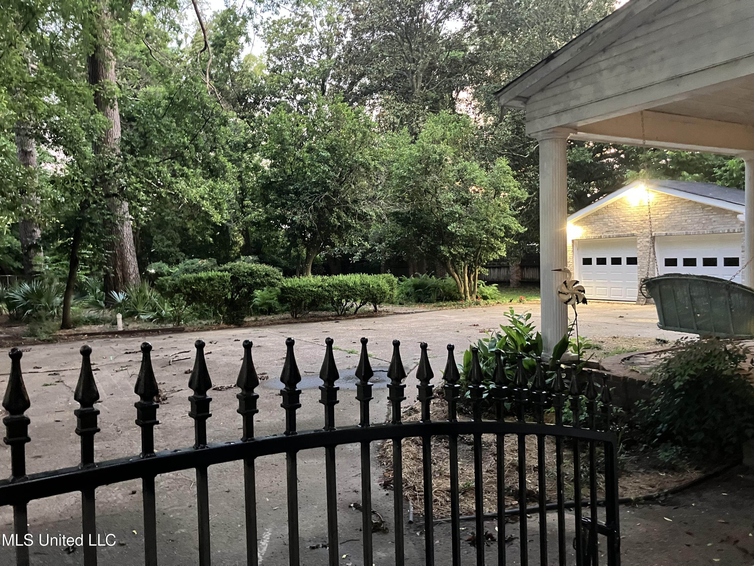 1211 River Road