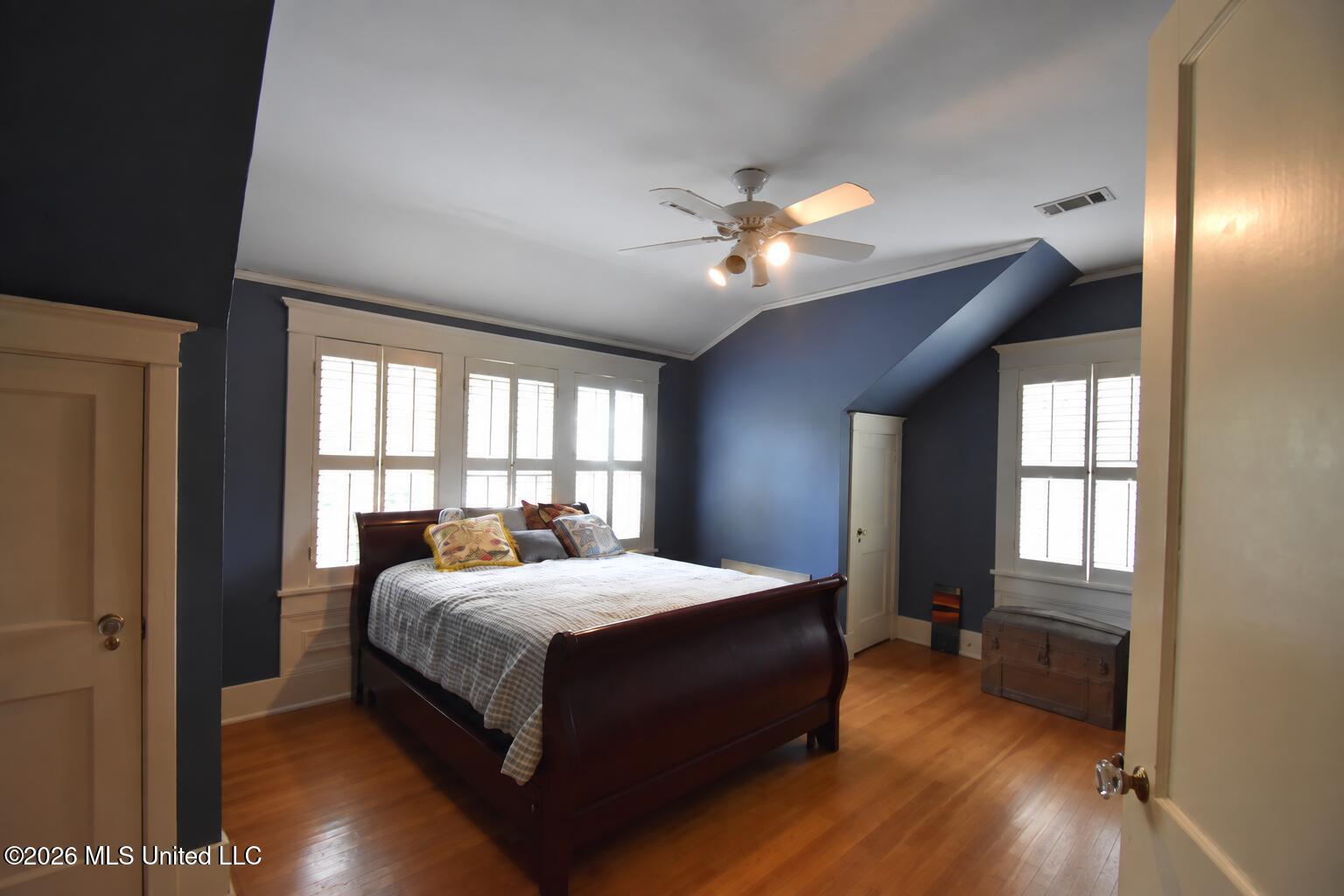 1211 River Road