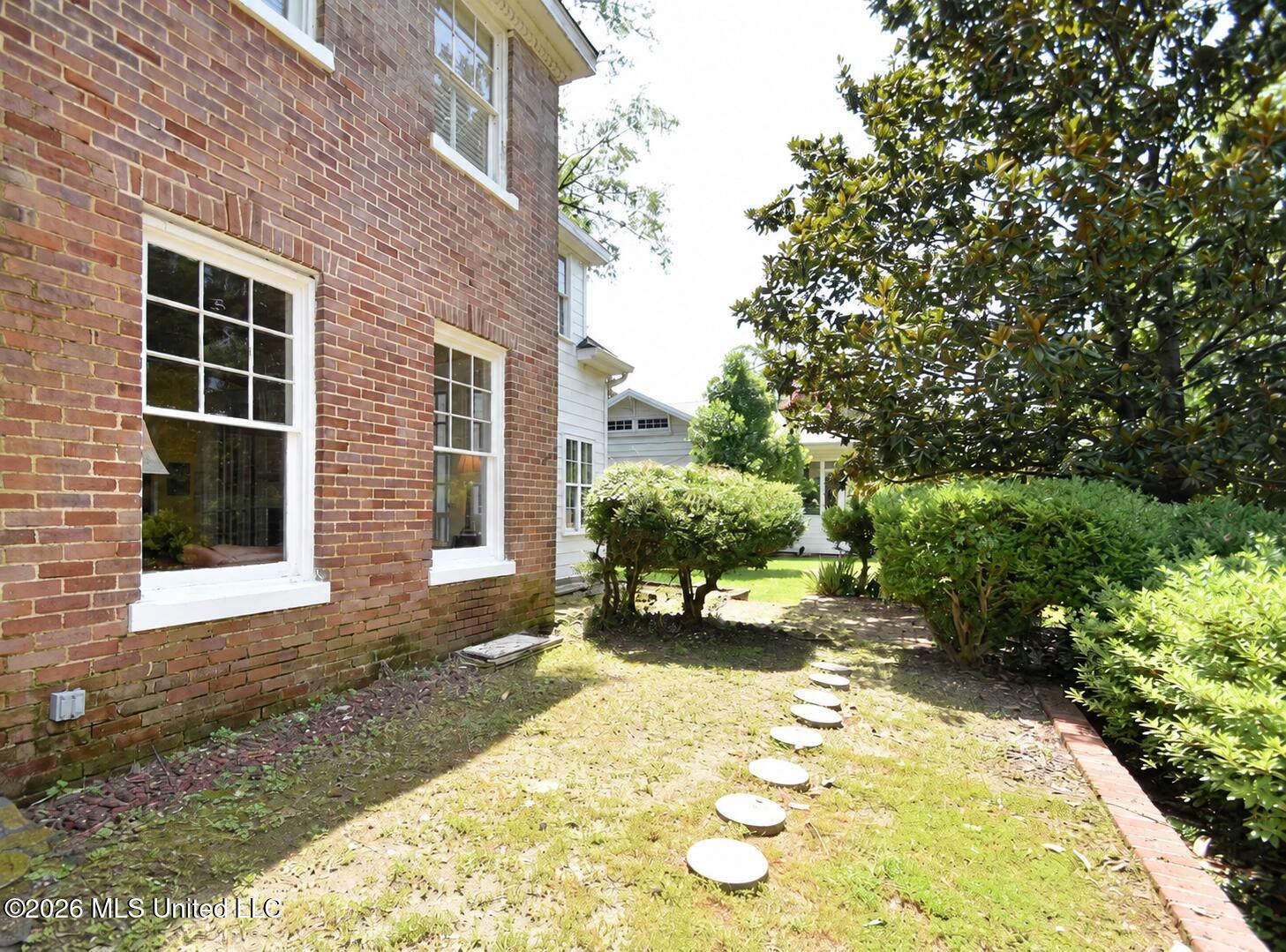 1211 River Road