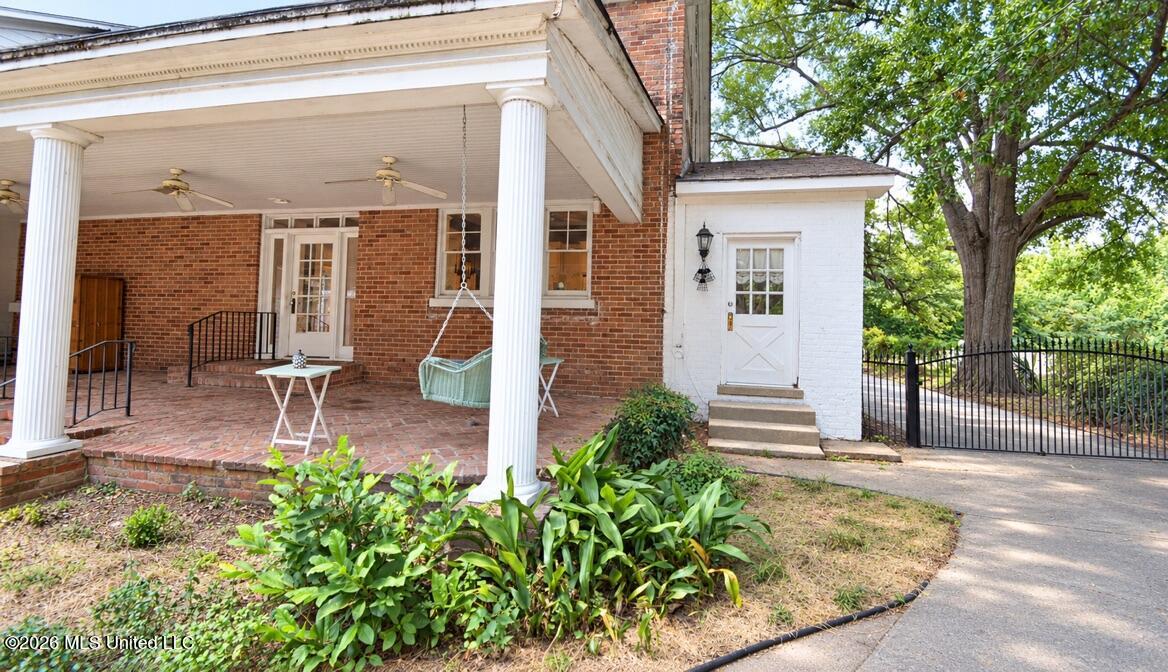 1211 River Road