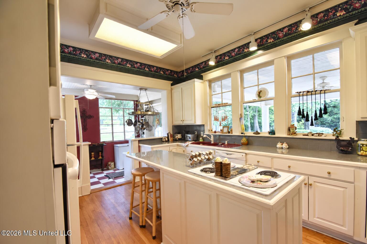 1211 River Road