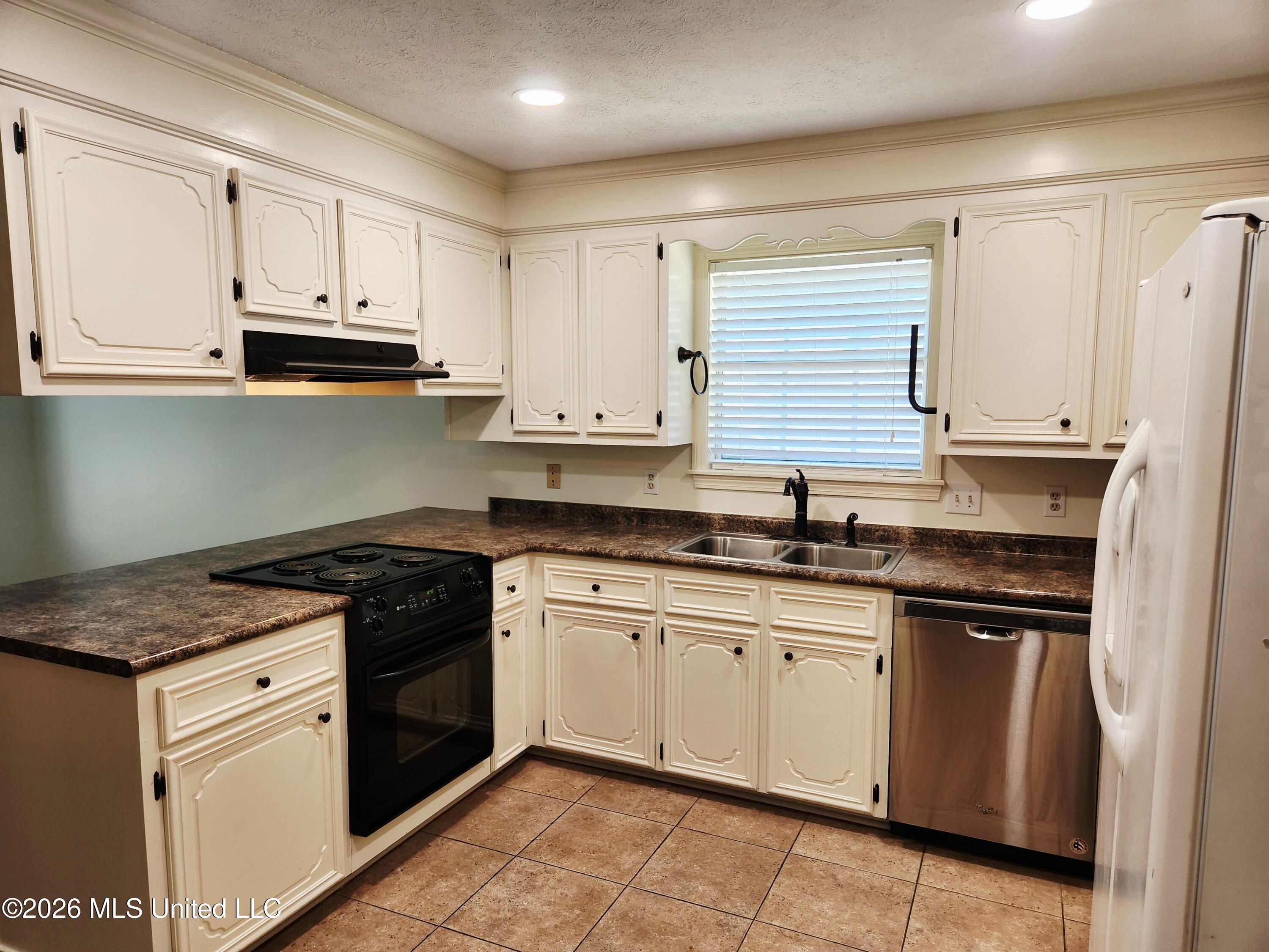 635 Live Oak Drive
