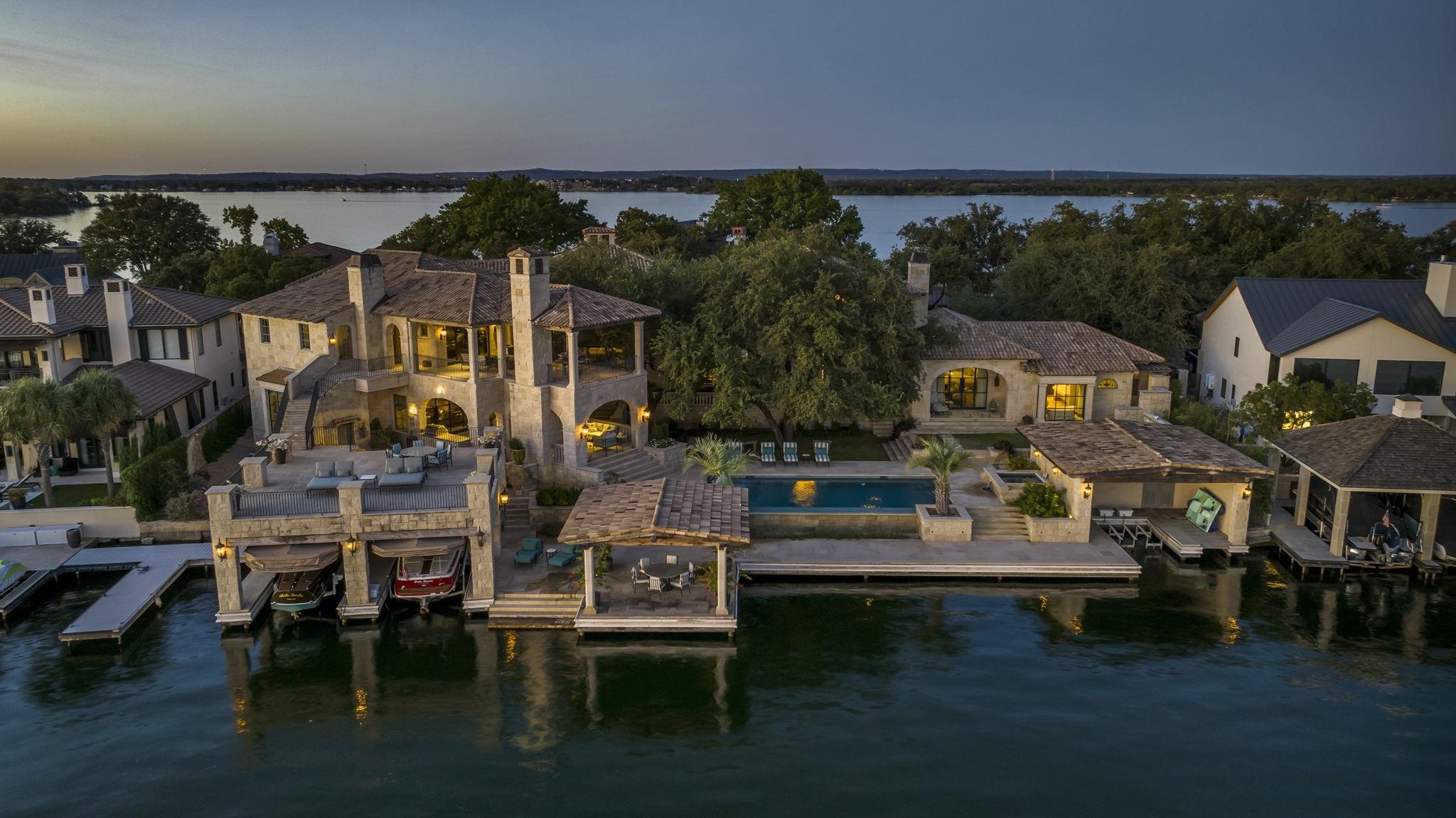 419 Lighthouse