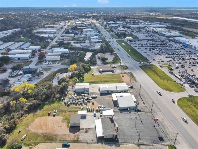 2807 N US Highway 281