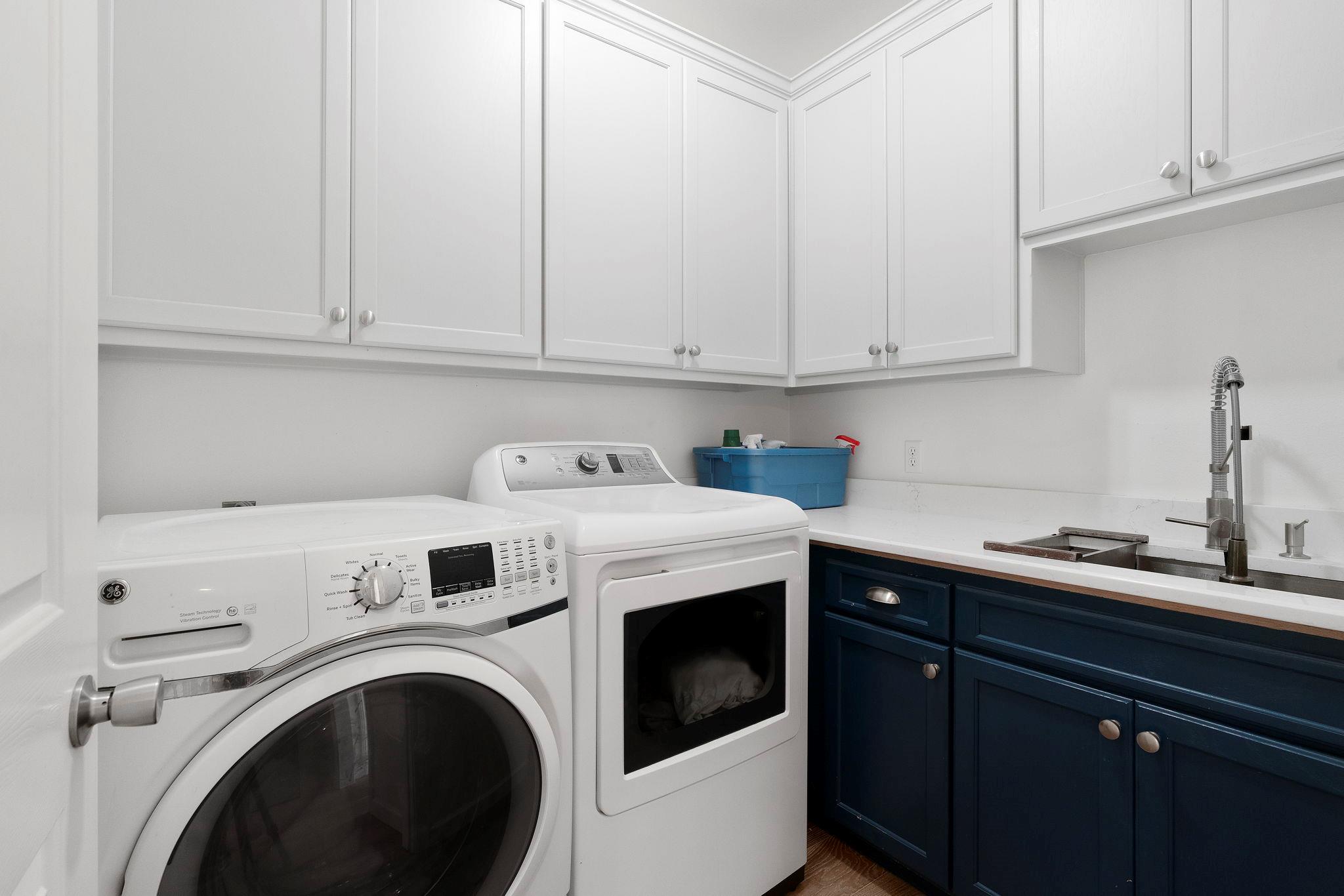 5111 Great Divide DR