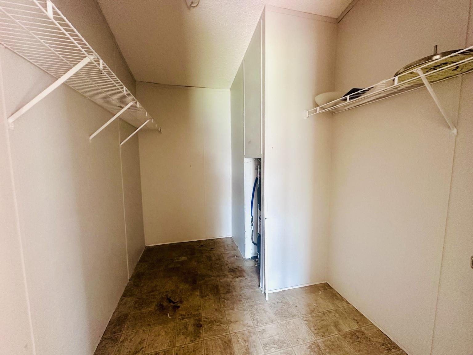 1400 Shawnee Circle CIR