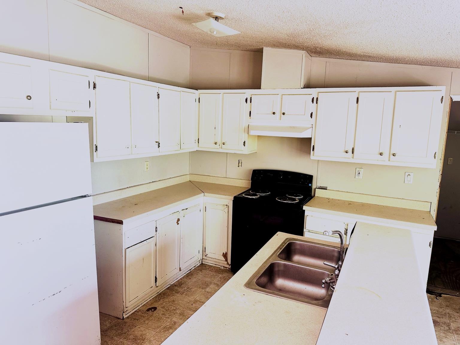 1400 Shawnee Circle CIR