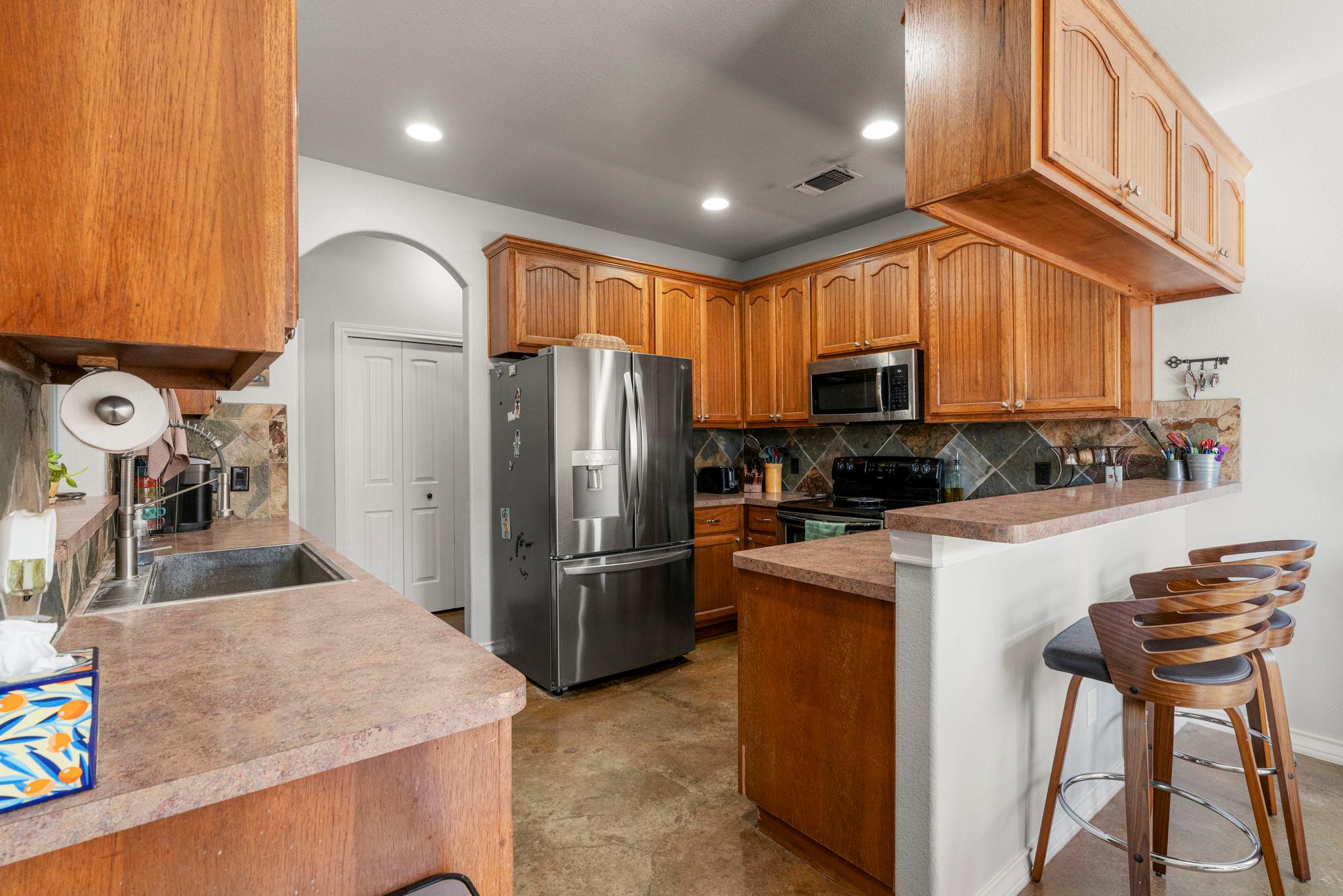 10233 Twin Lake LOOP