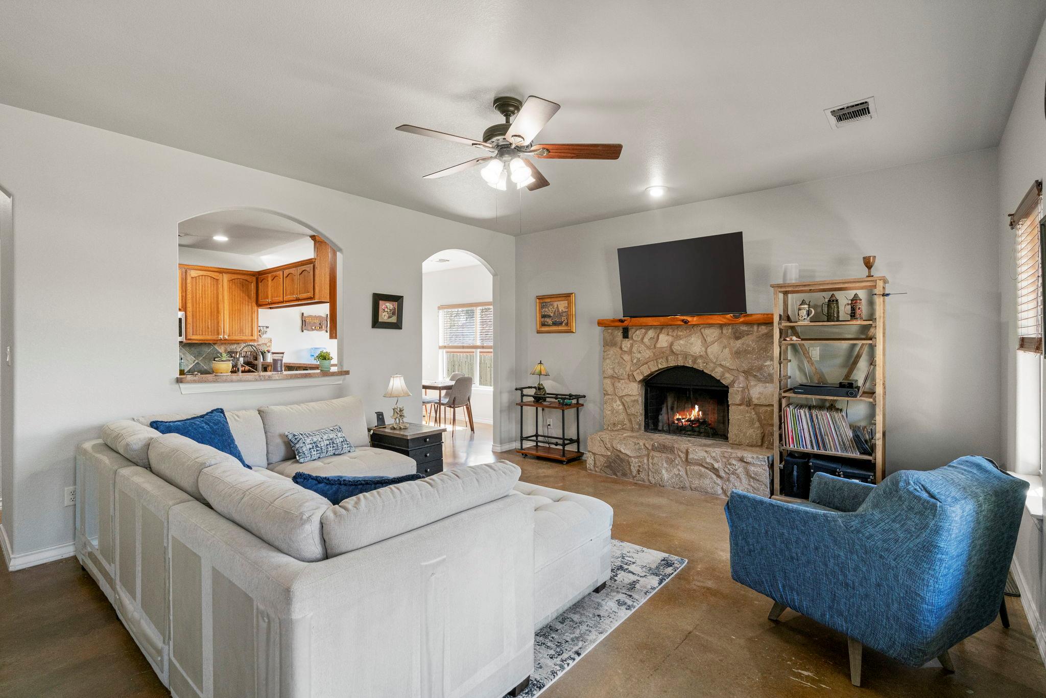 10233 Twin Lake LOOP