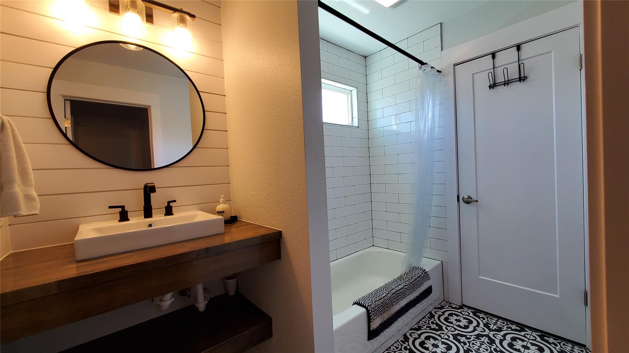 10201 Sandy Beach RD