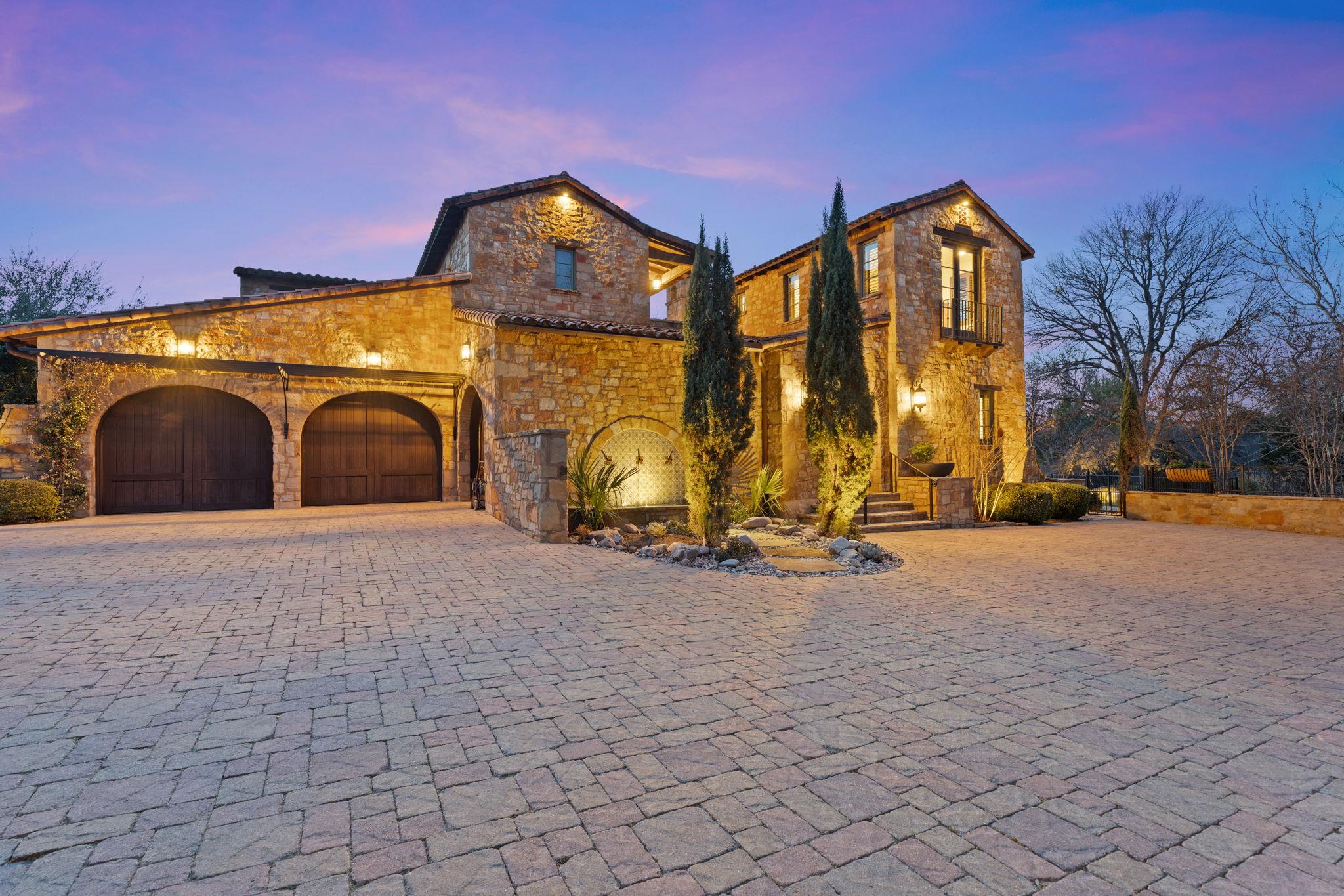 119 Plaza Escondido