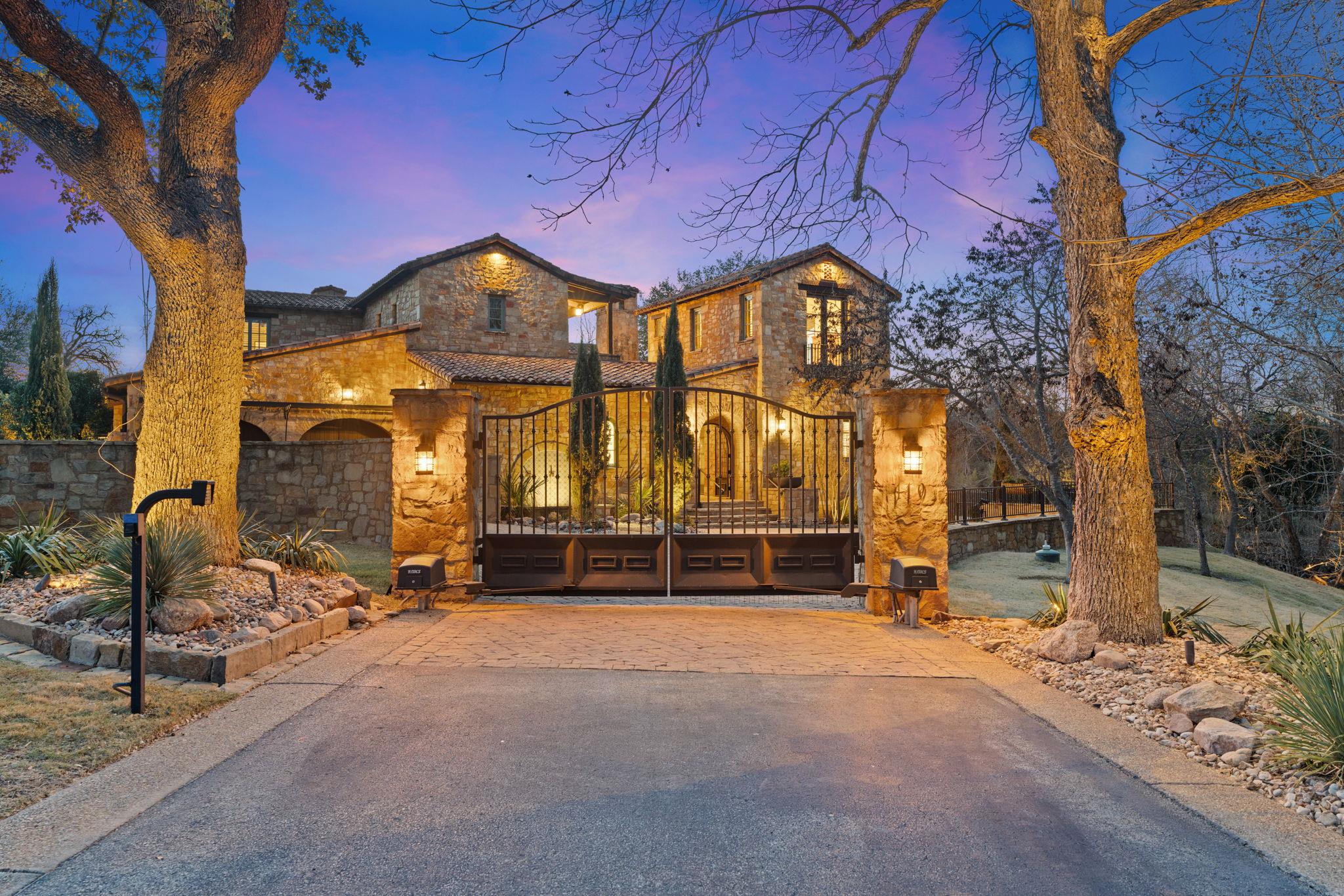 119 Plaza Escondido