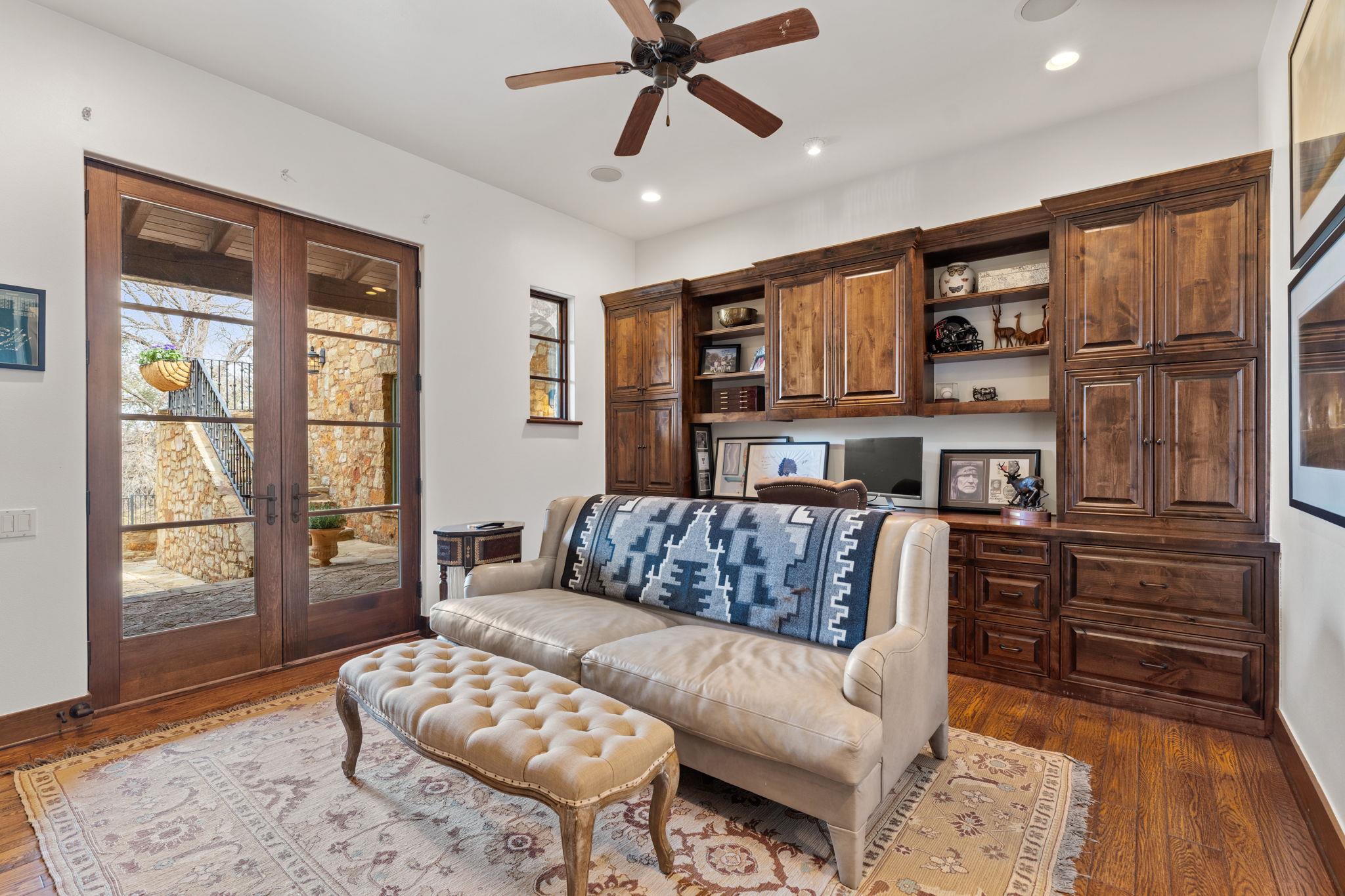 119 Plaza Escondido