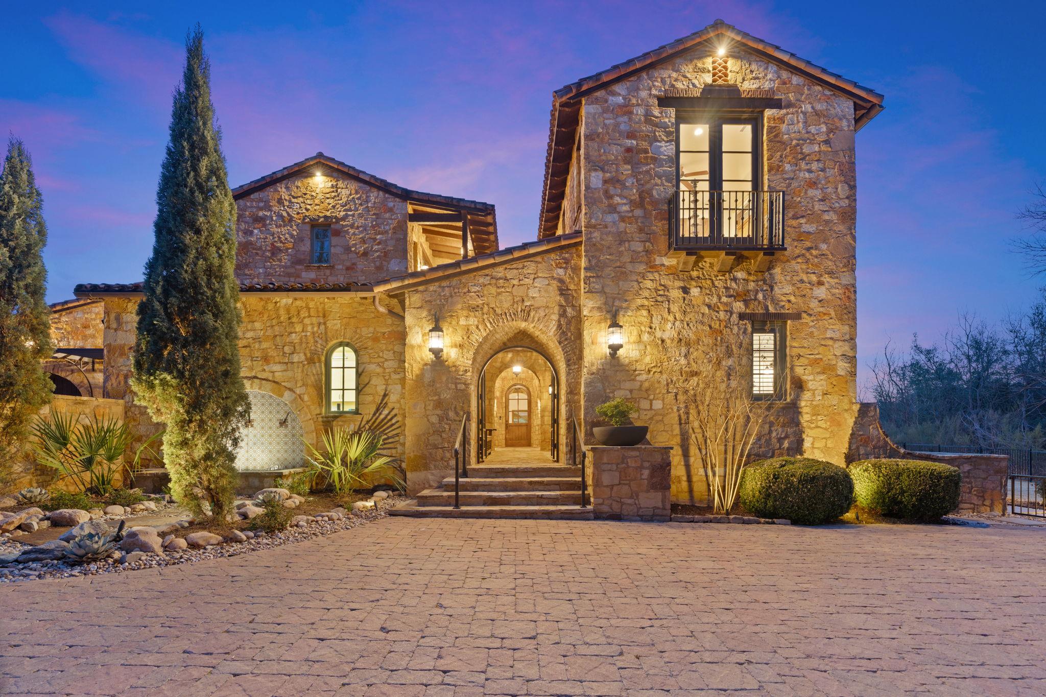 119 Plaza Escondido
