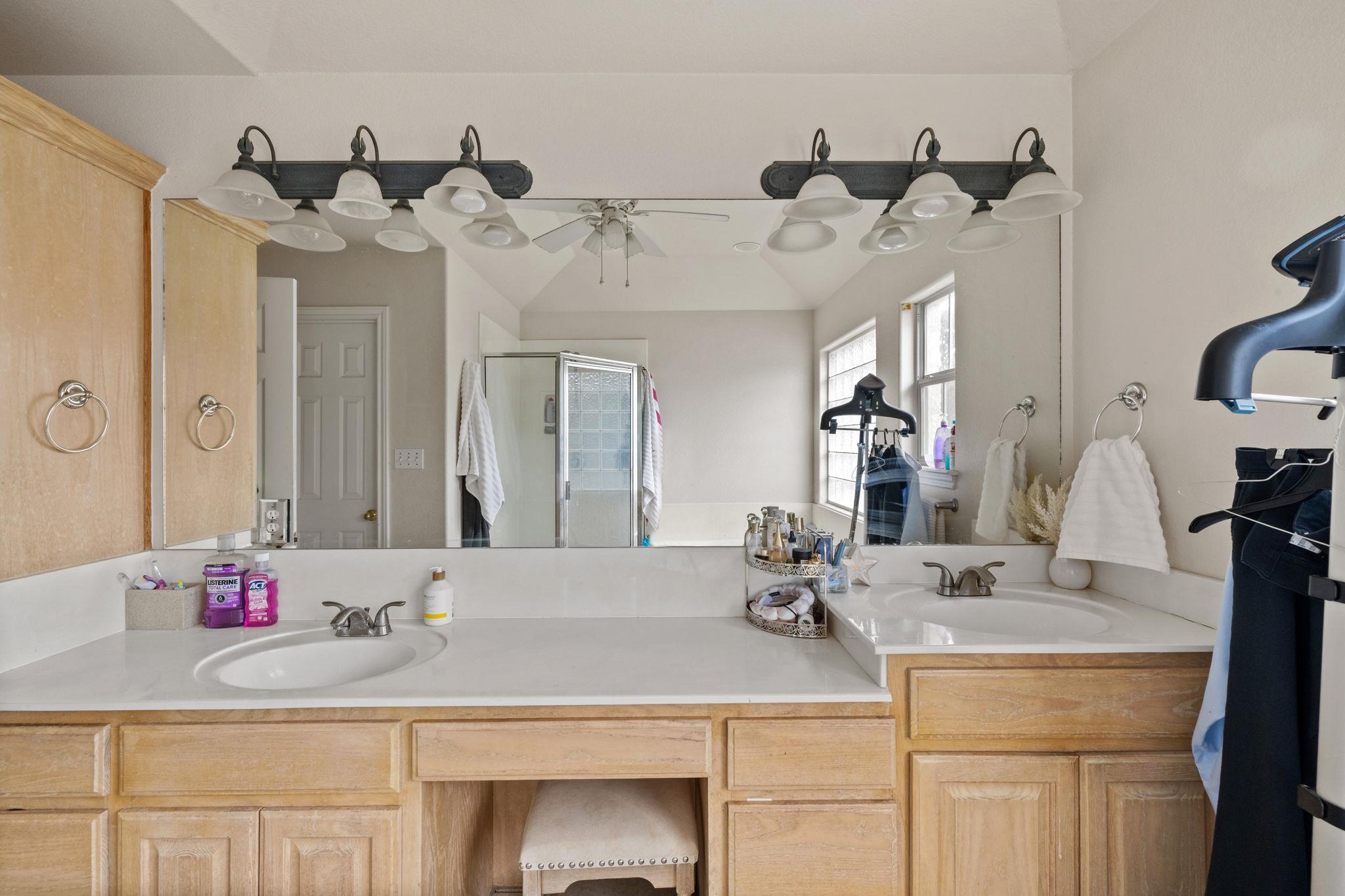 10045 W Cave LOOP