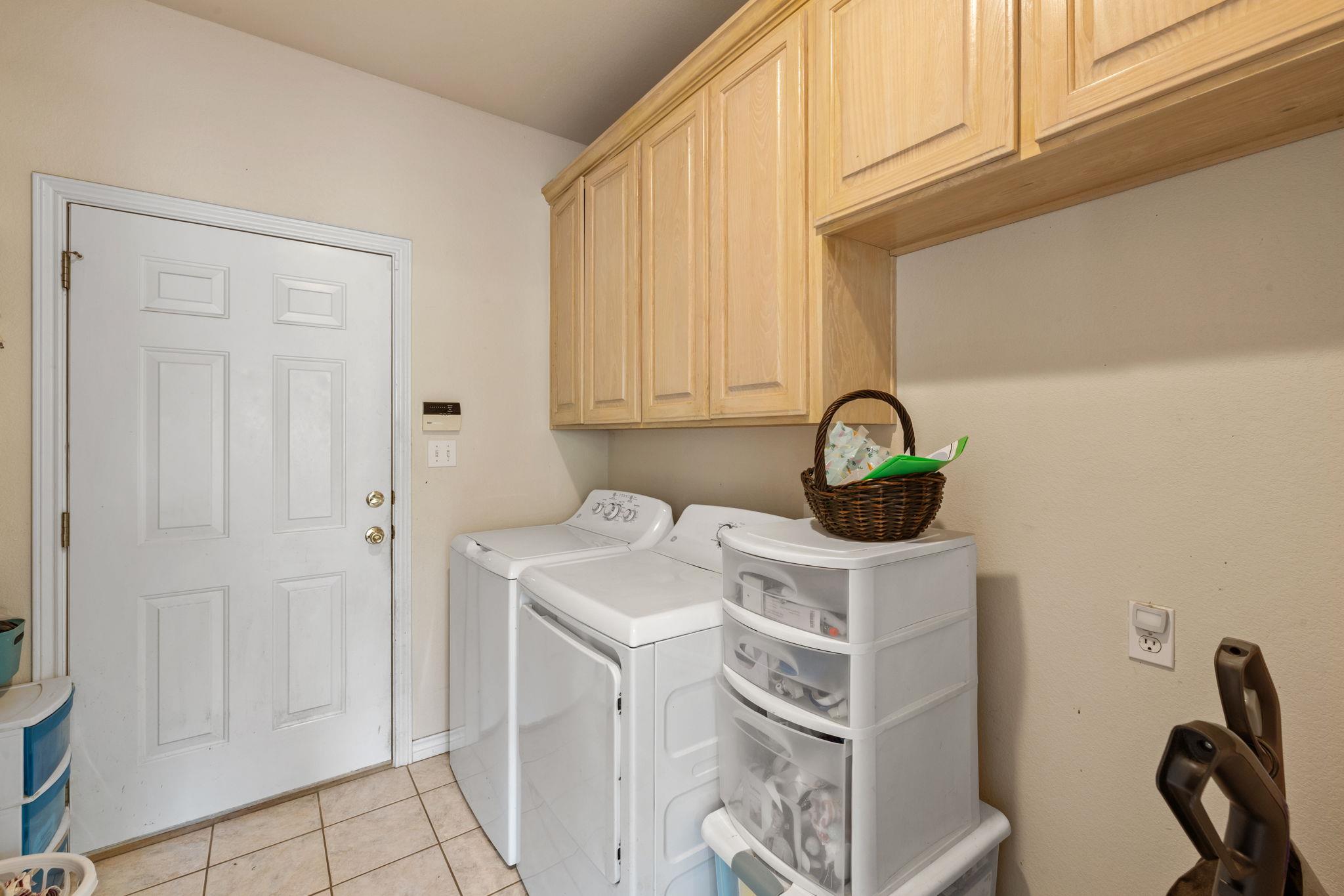 10045 W Cave LOOP