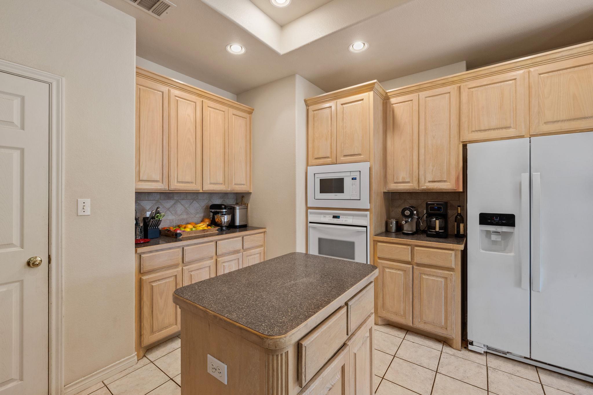 10045 W Cave LOOP