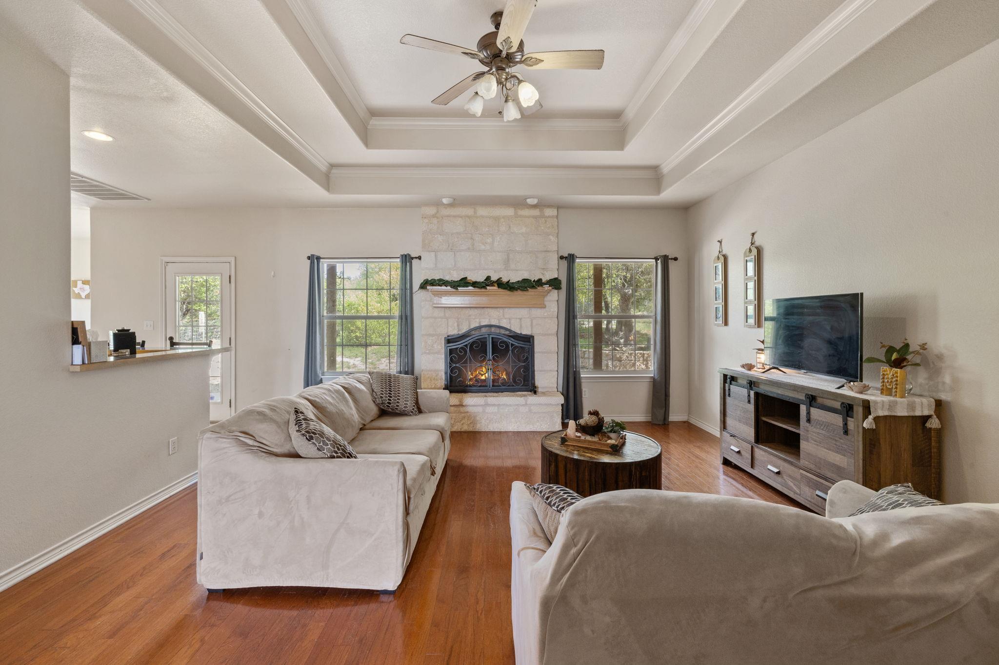 10045 W Cave LOOP