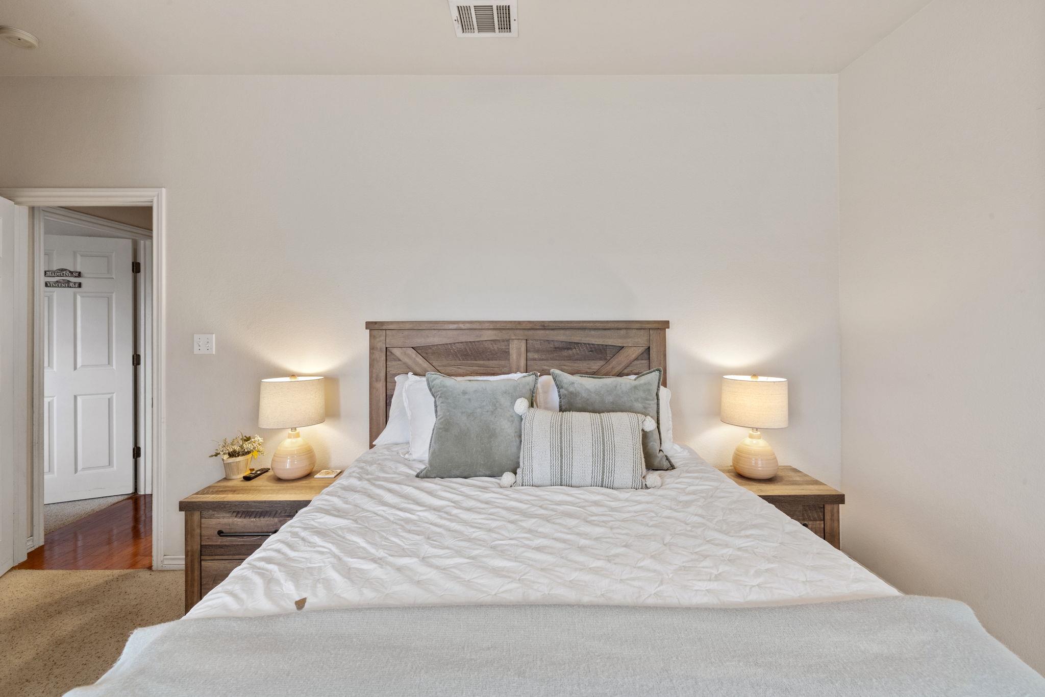 10045 W Cave LOOP