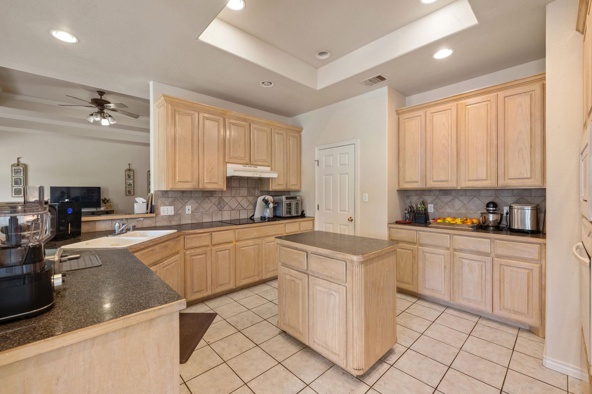 10045 W Cave LOOP