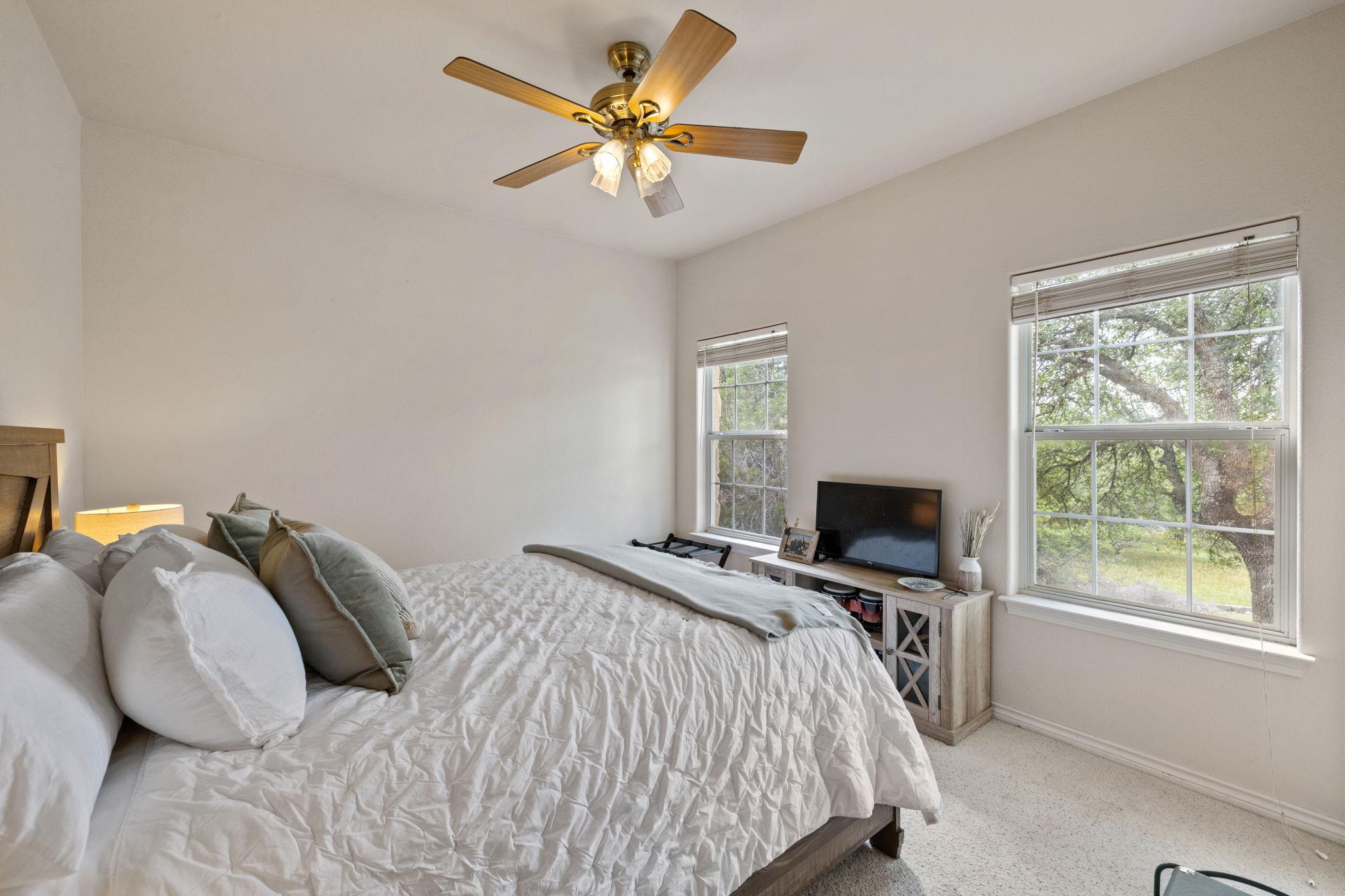 10045 W Cave LOOP