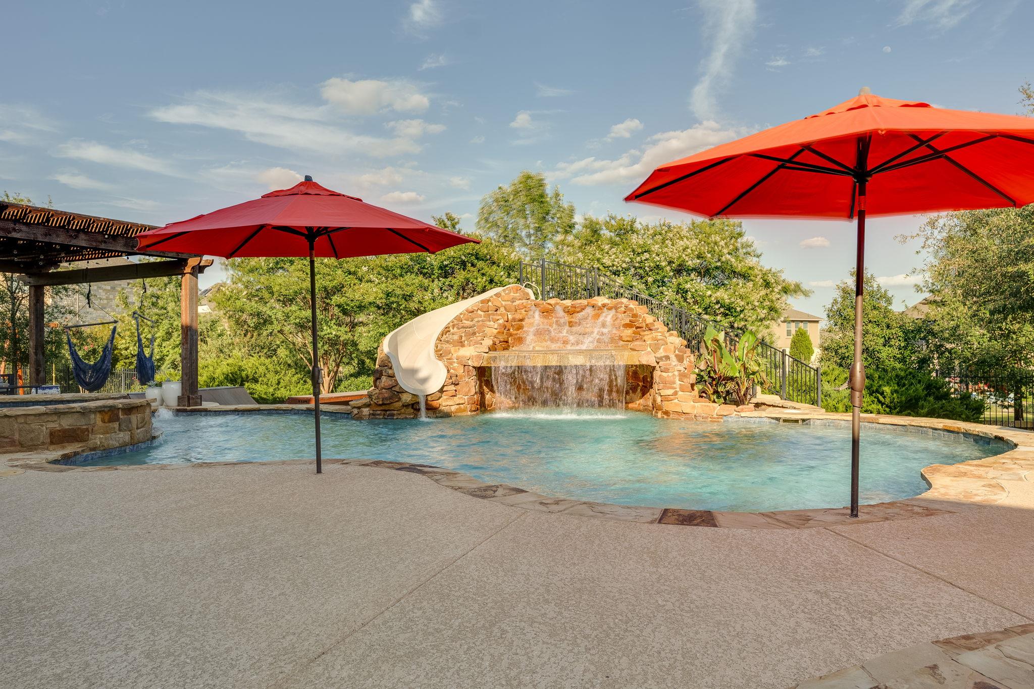 2800 Crystal Falls PKWY
