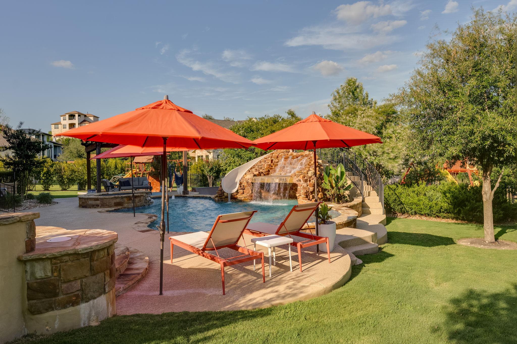 2800 Crystal Falls PKWY