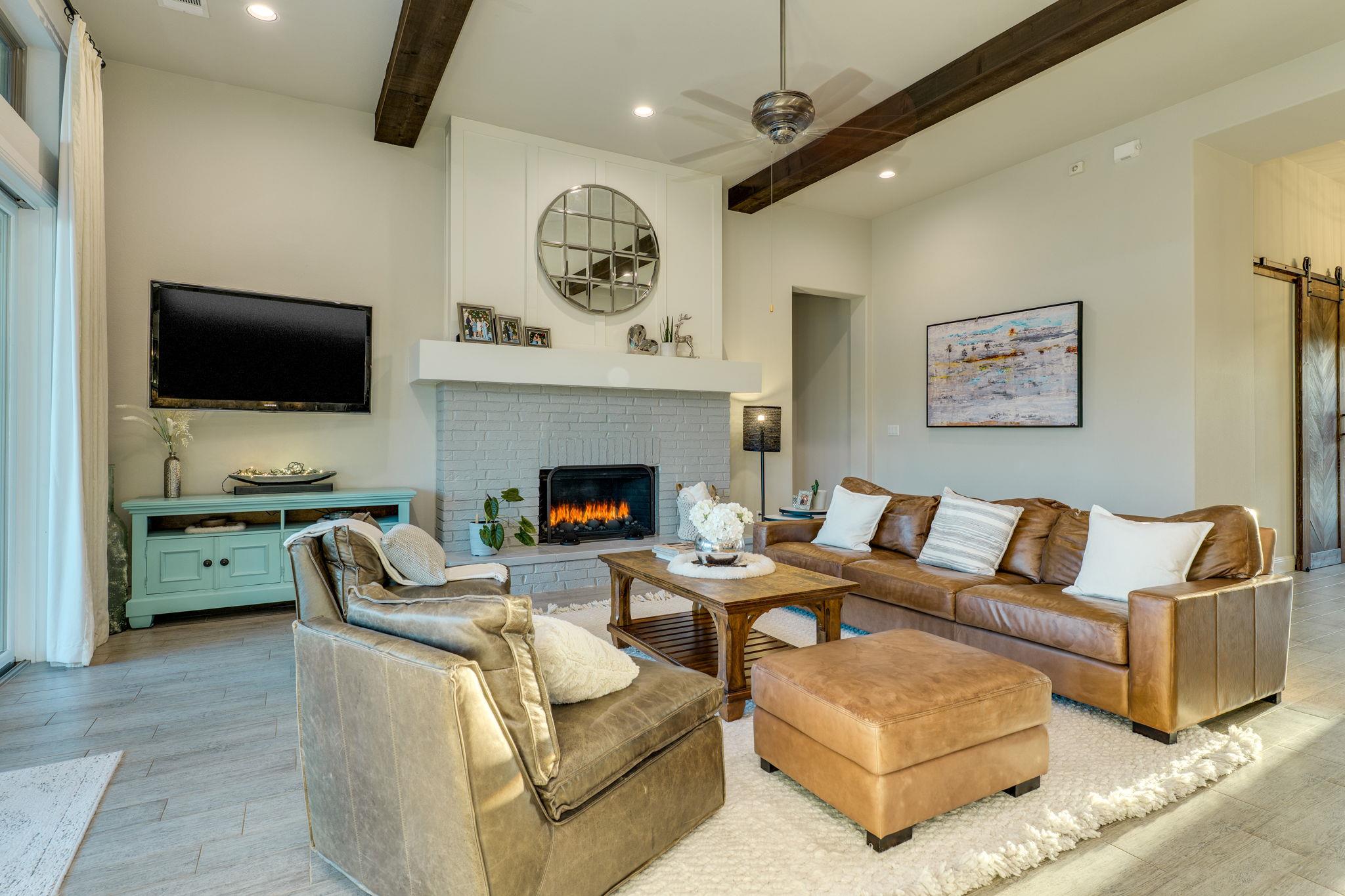 2800 Crystal Falls PKWY