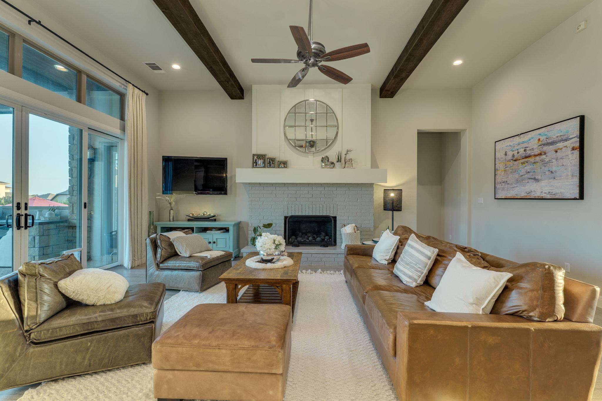 2800 Crystal Falls PKWY