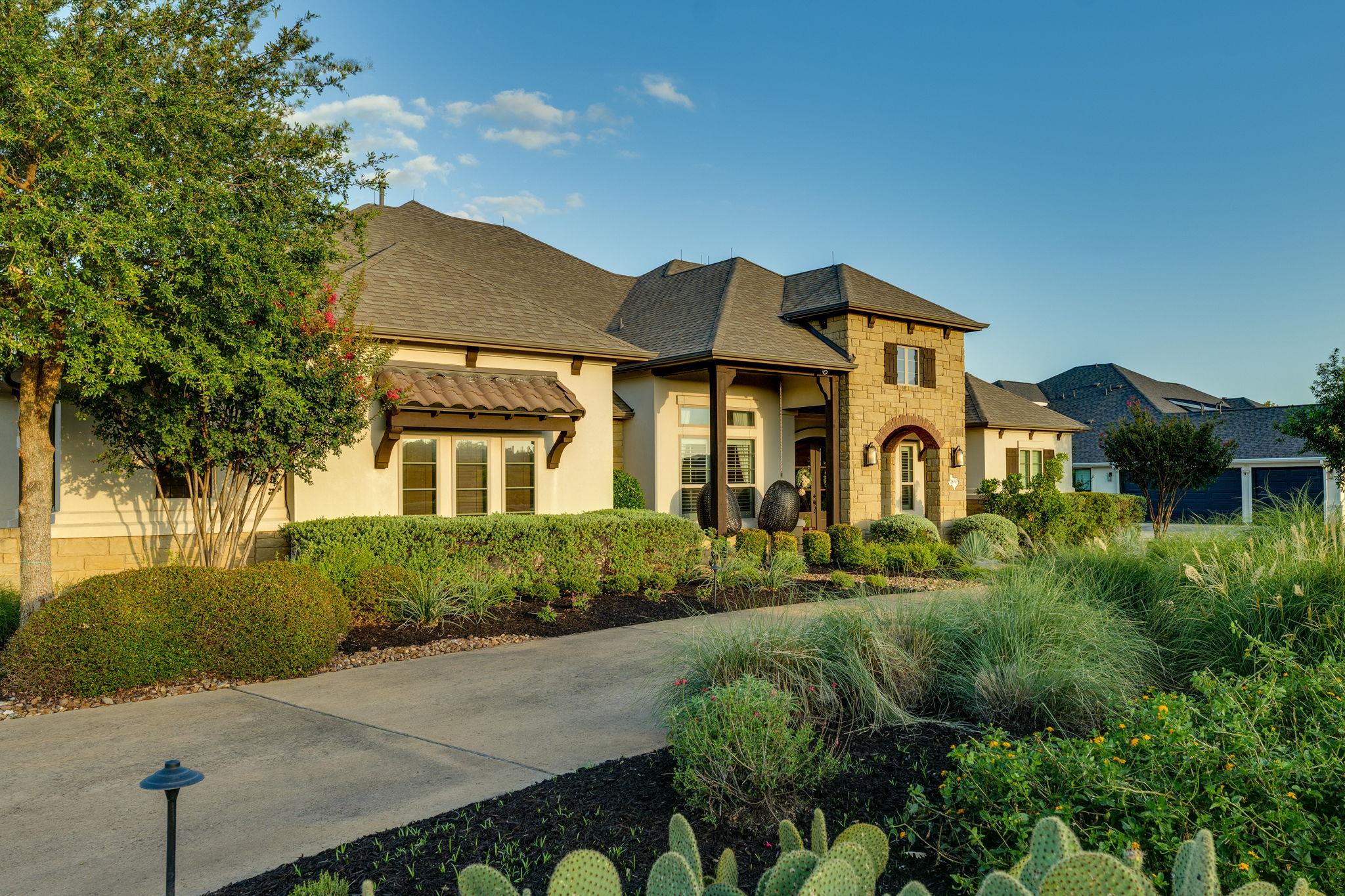 2800 Crystal Falls PKWY