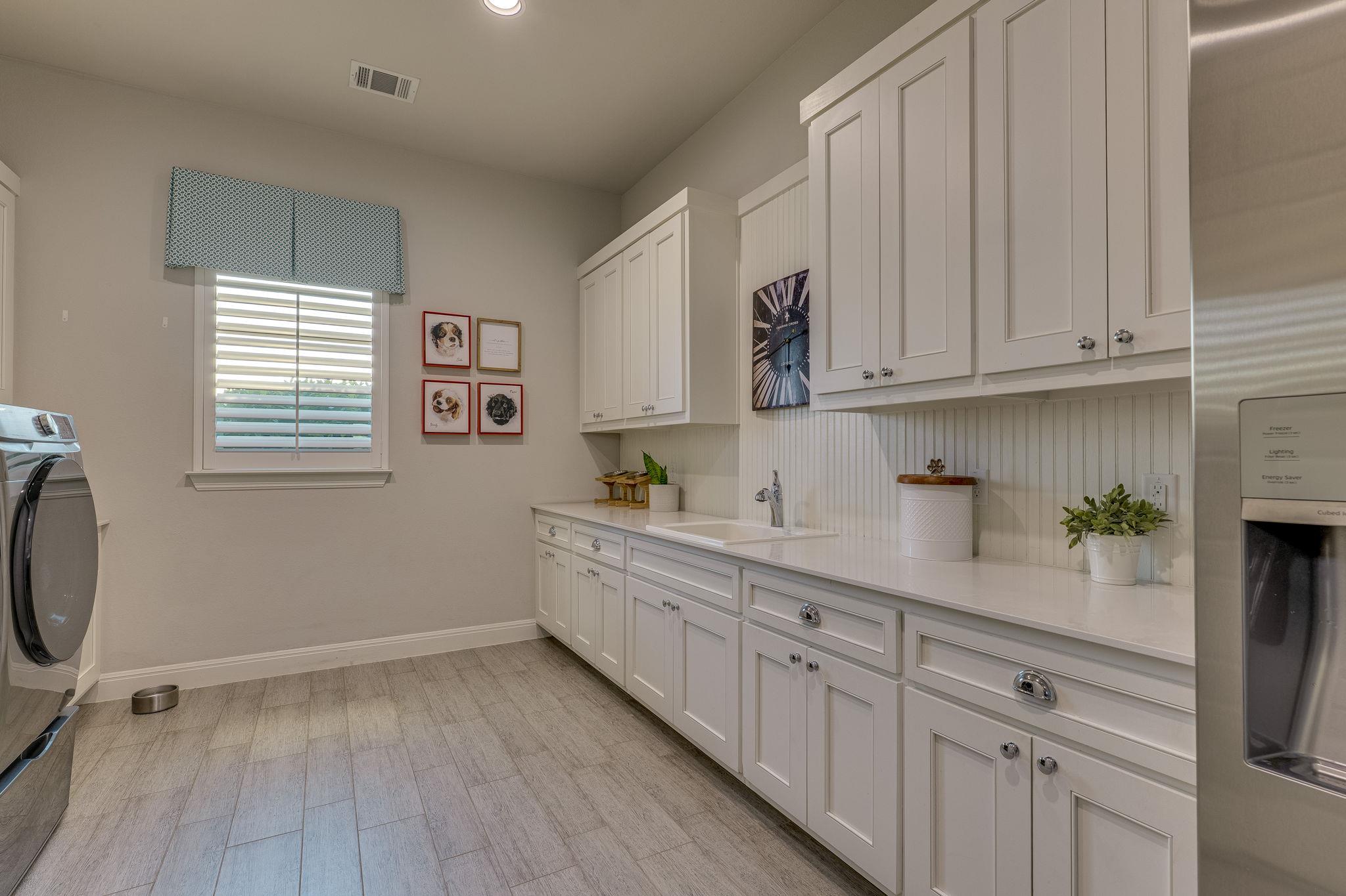 2800 Crystal Falls PKWY