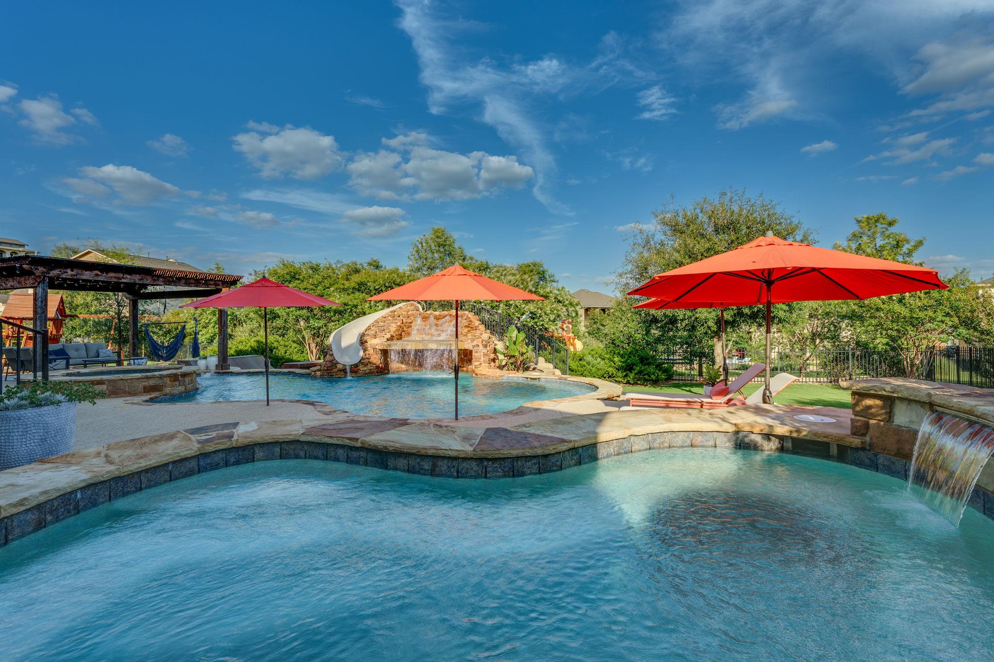 2800 Crystal Falls PKWY