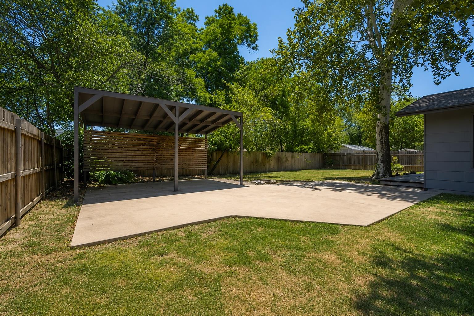 2105 Fortview RD