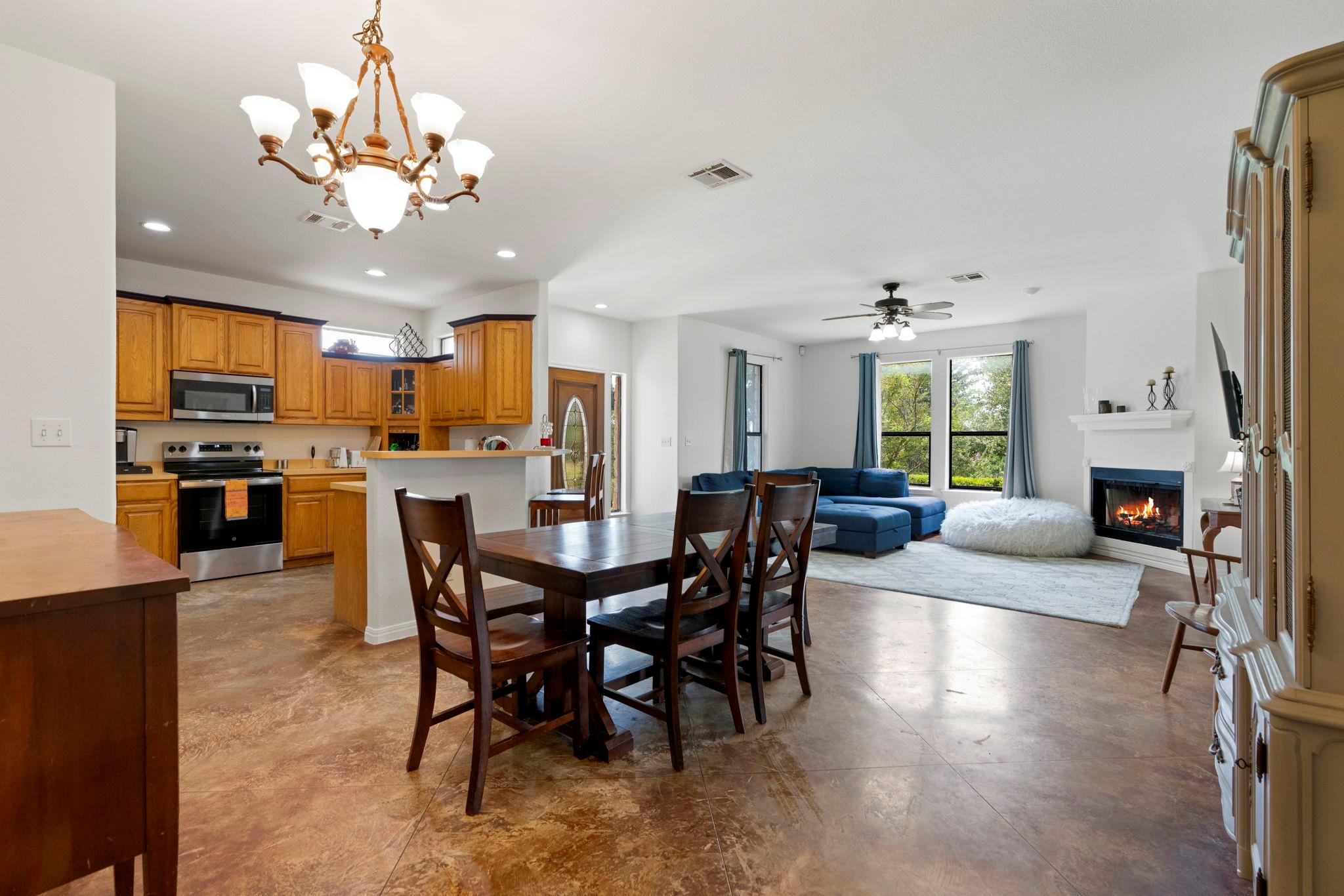 10105 Twin Lake LOOP