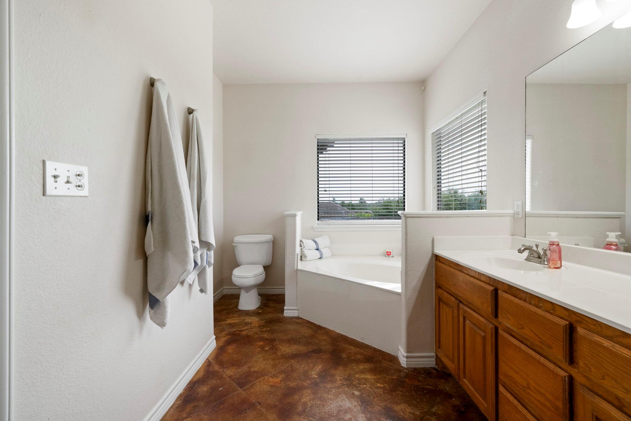 10105 Twin Lake LOOP