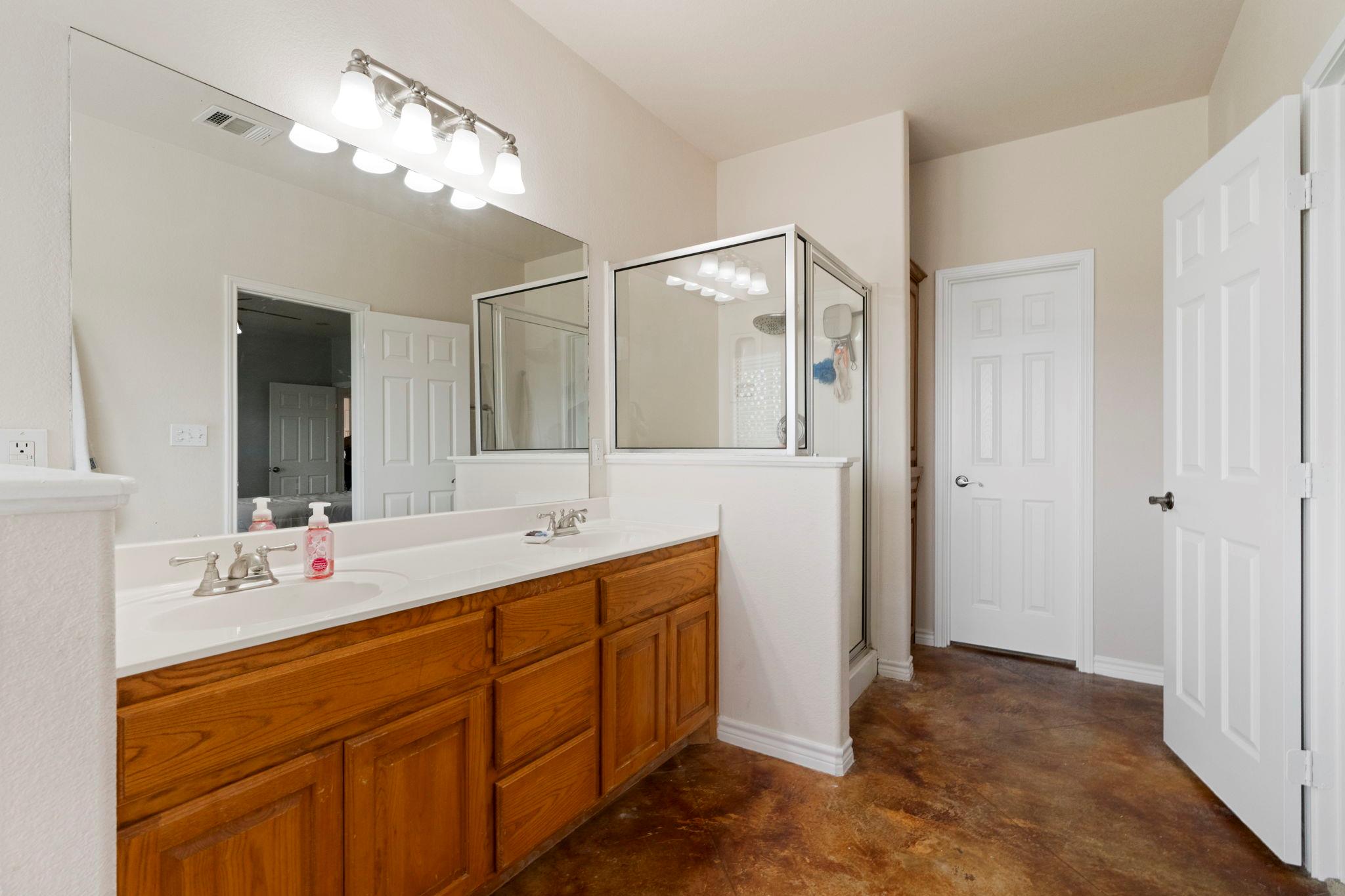 10105 Twin Lake LOOP