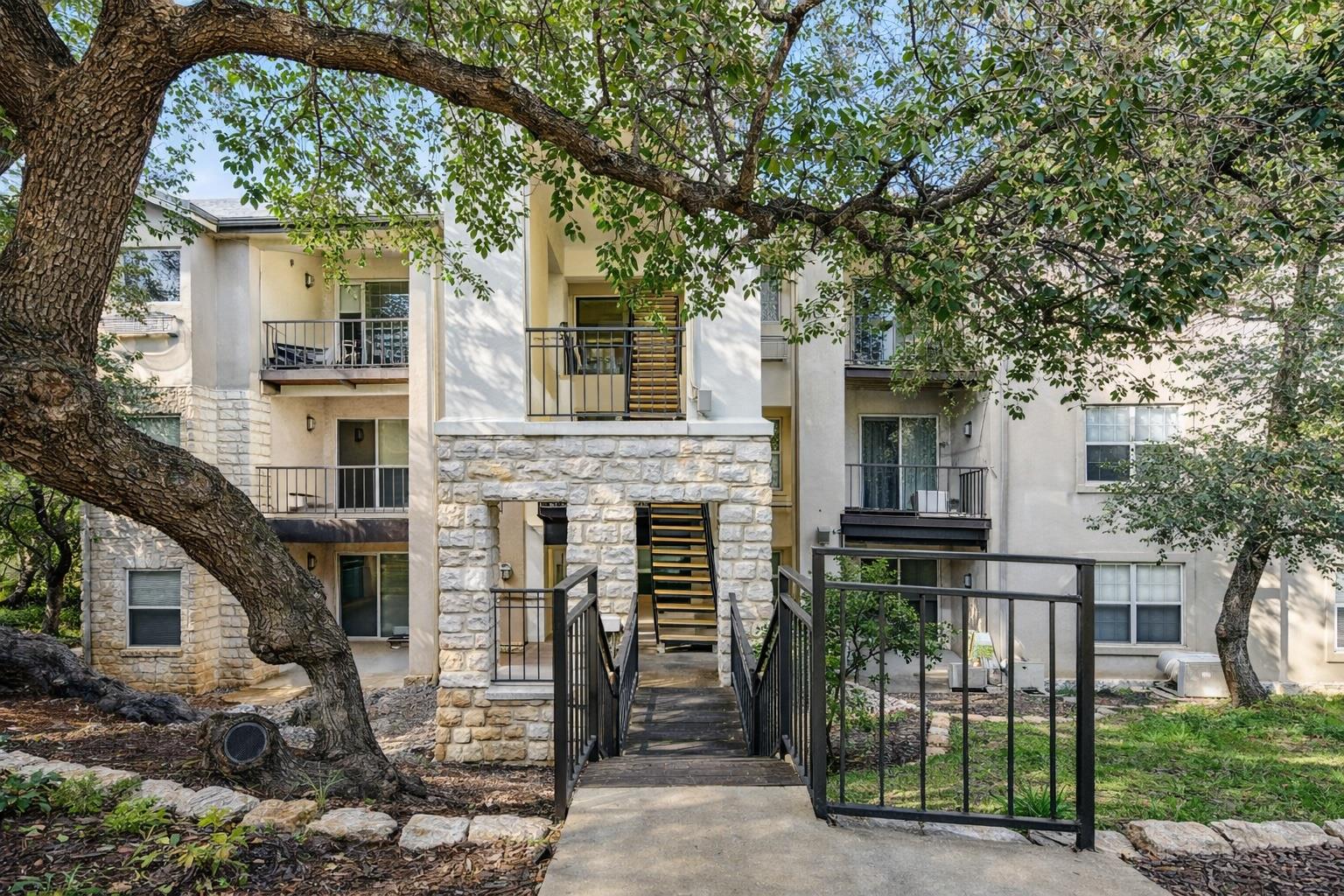 6000 Shepherd Mountain CV # 418