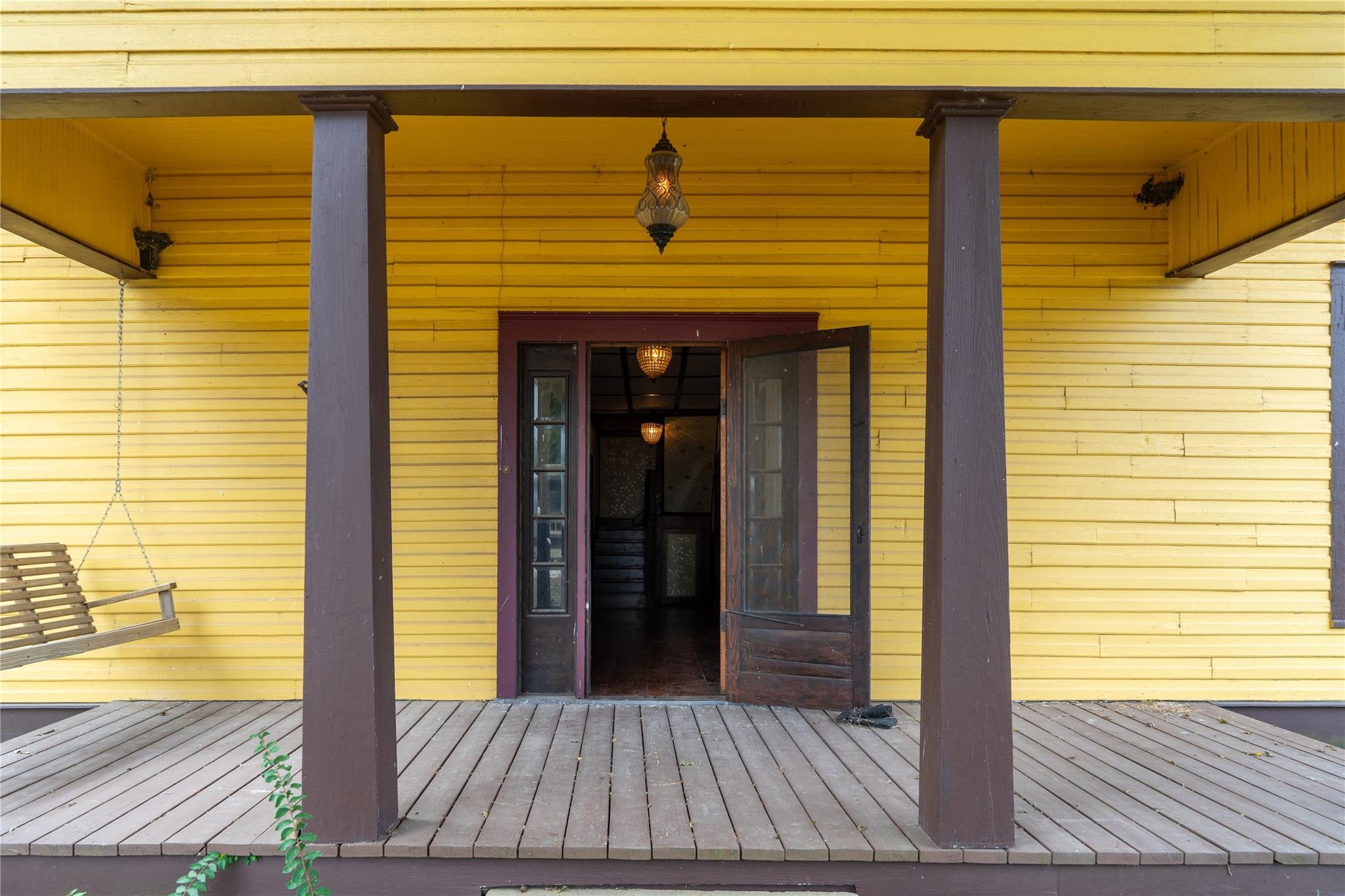 115 N Lockhart ST