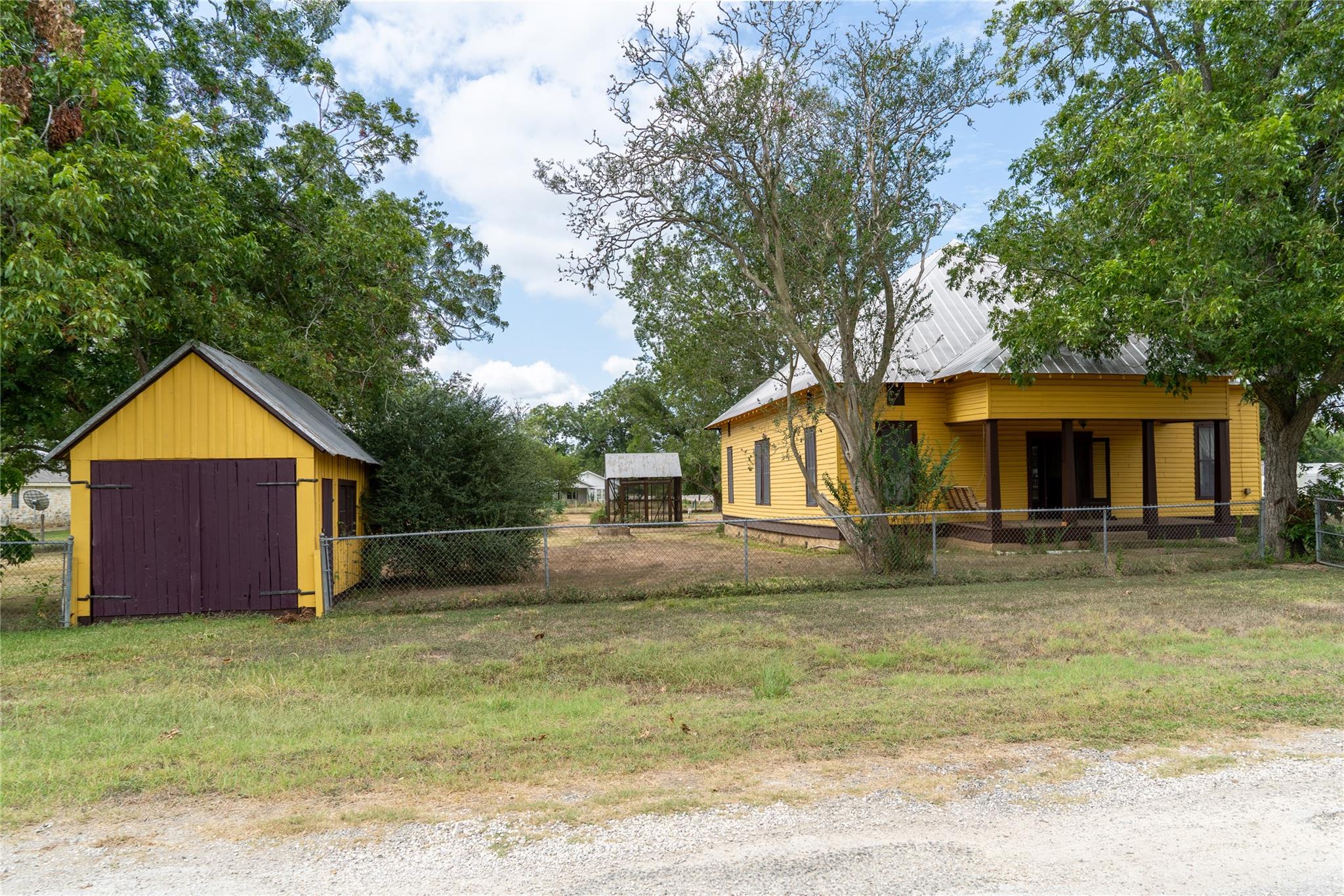 115 N Lockhart ST
