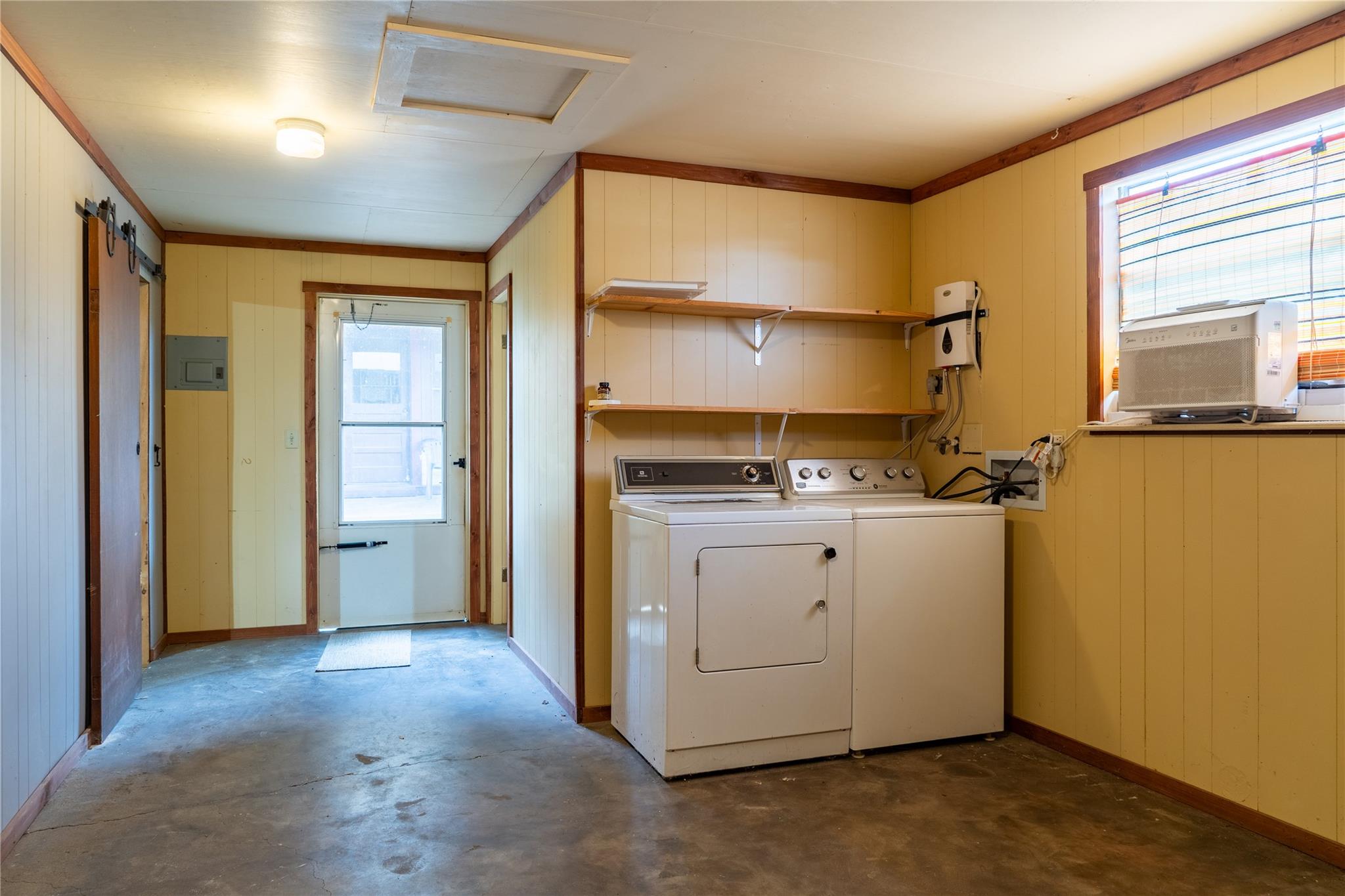 115 N Lockhart ST